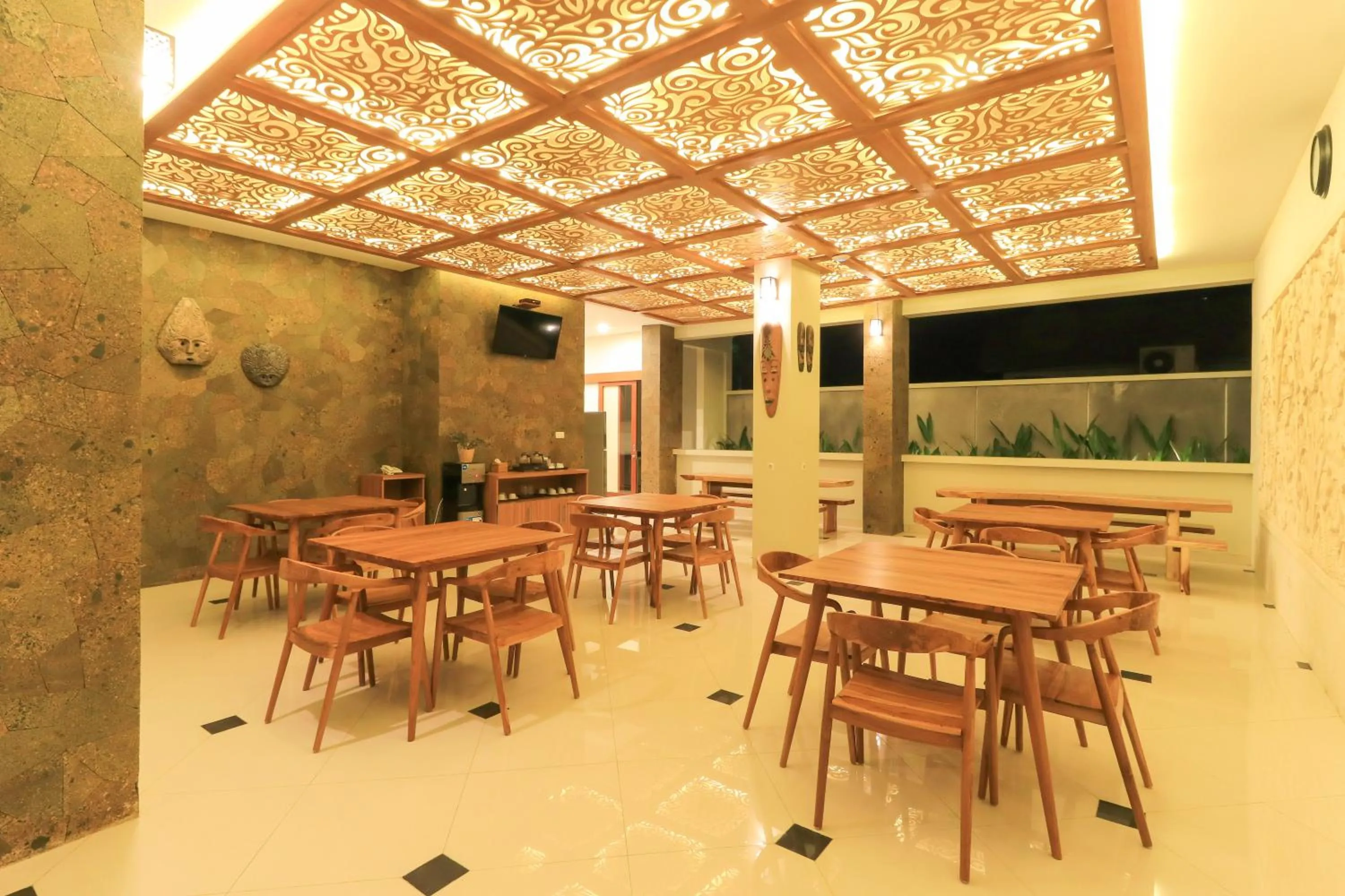 Restaurant/places to eat in Linda Villa 2