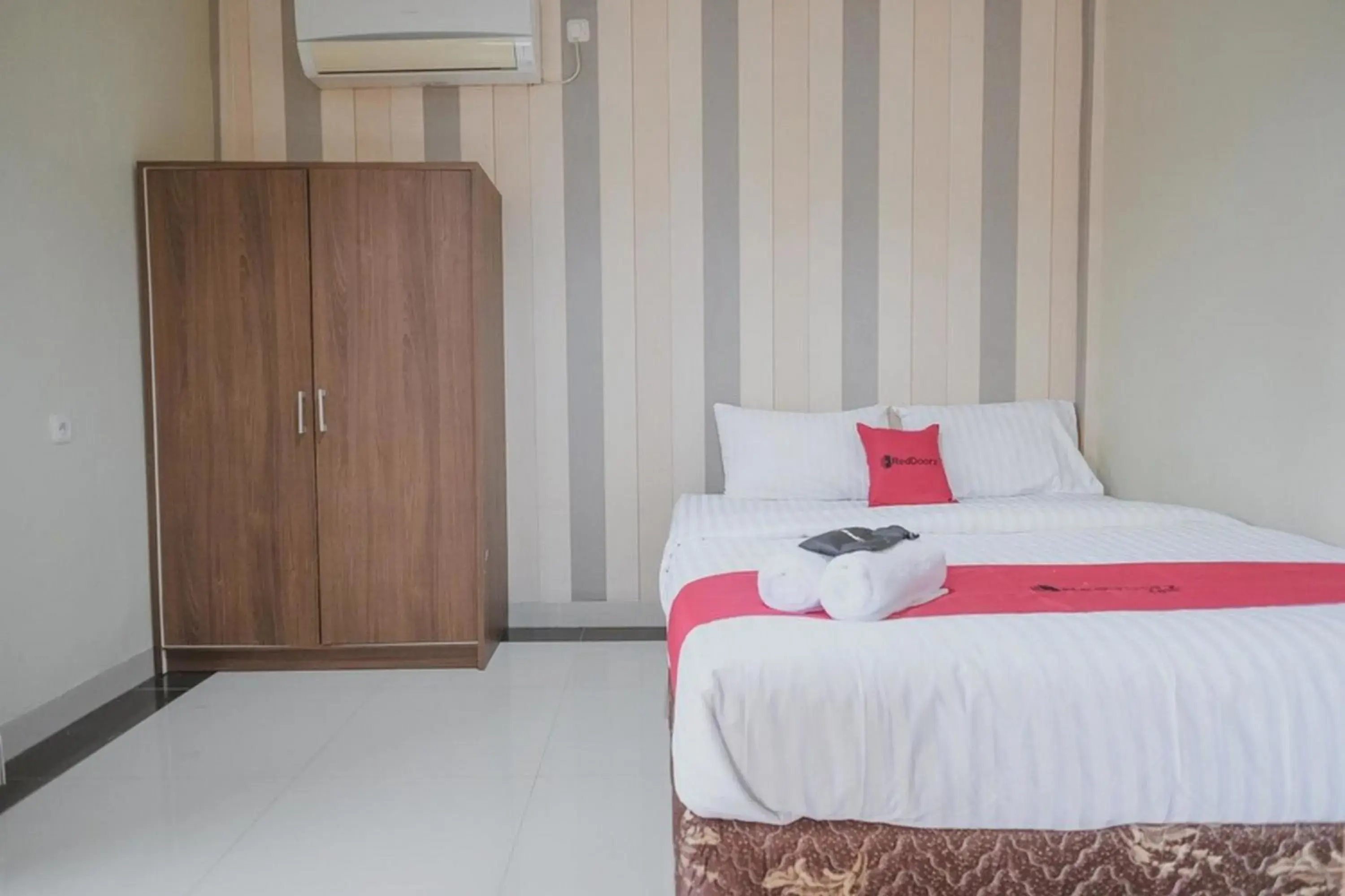 Bedroom, Bed in RedDoorz Syariah near Jamtos Jambi 2 Bedroom, Bed in RedDoorz Syariah near Jamtos Jambi 2