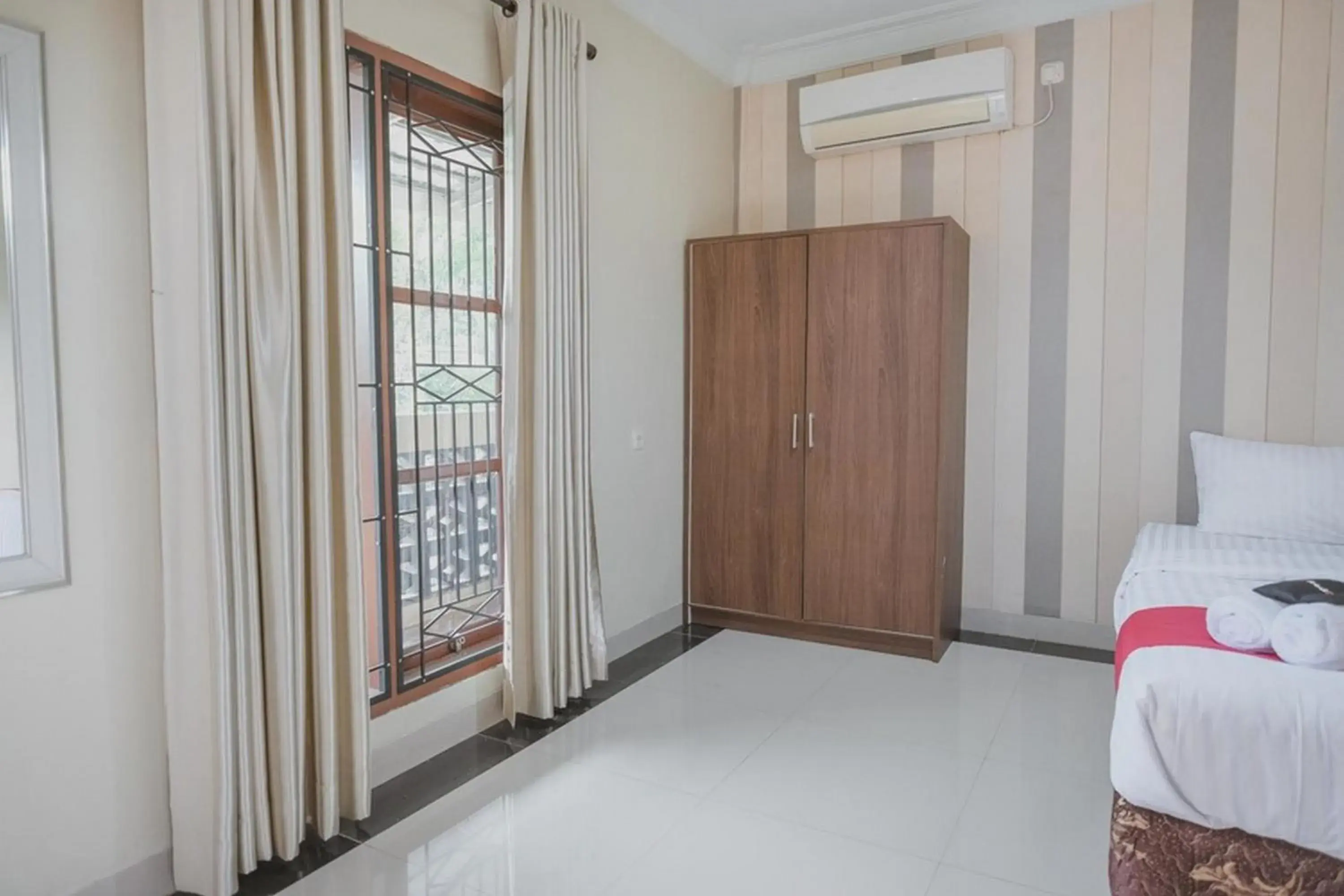 Bedroom, Bed in RedDoorz Syariah near Jamtos Jambi 2 Bedroom, Bed in RedDoorz Syariah near Jamtos Jambi 2