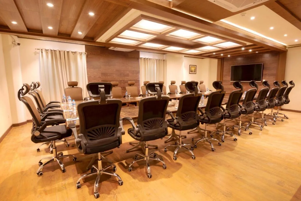 Business facilities in Hotel One Garden Town, Lahore