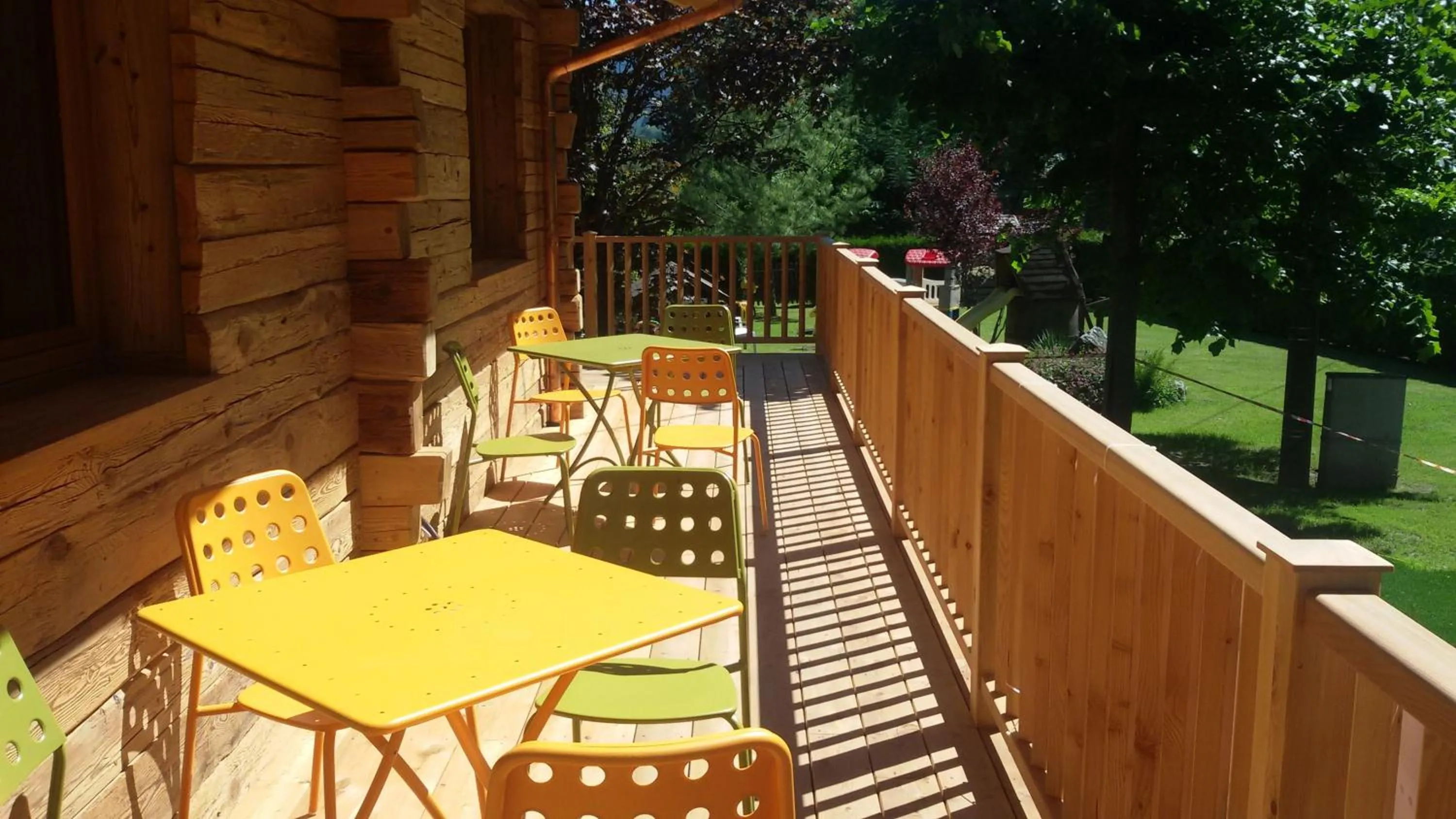 Property building in Hotel Des Roses