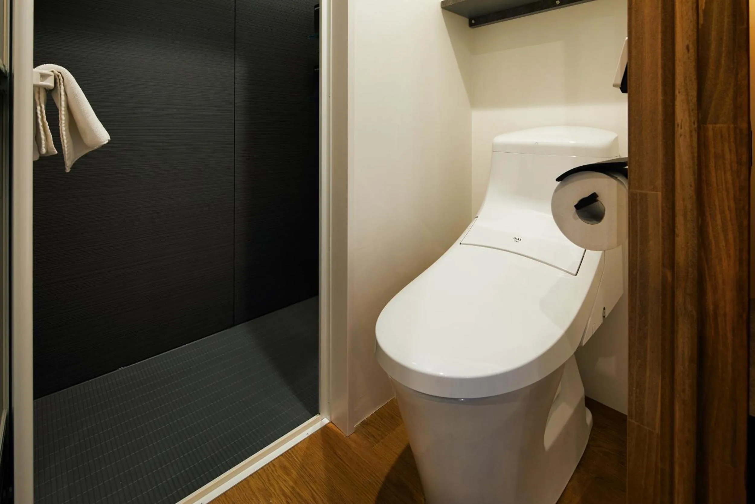 Toilet in mizuka Nakasu 5 - unmanned hotel -