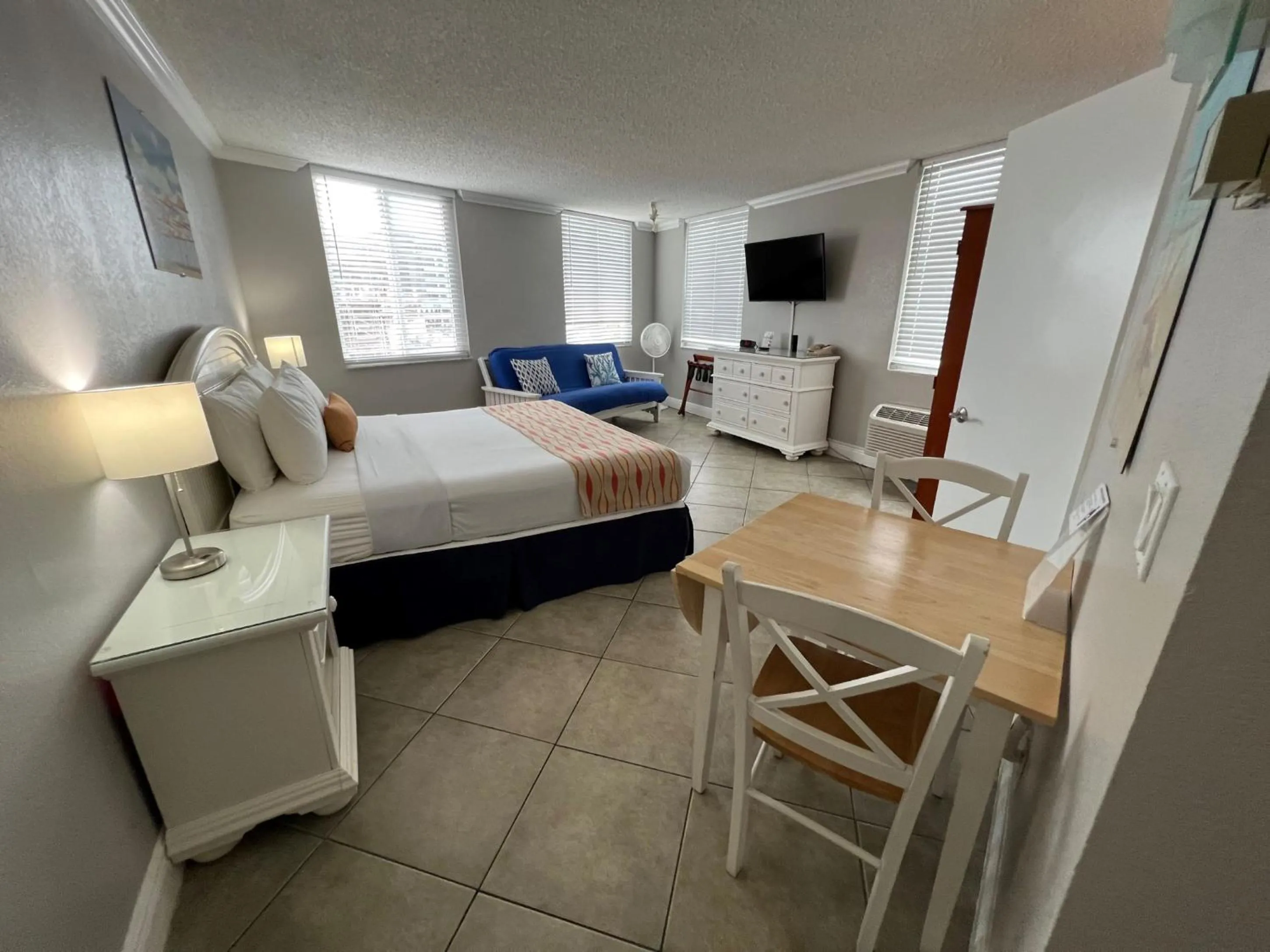 Studio Room with Kitchenette in Pelican Pointe Clearwater Beach Hotel