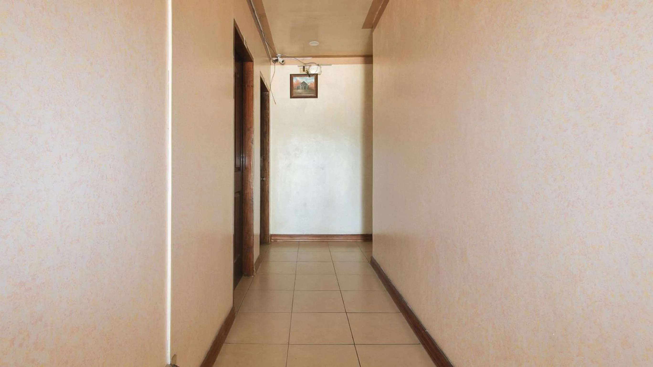 Property building in RedDoorz at Coco Grove Tourist Inn