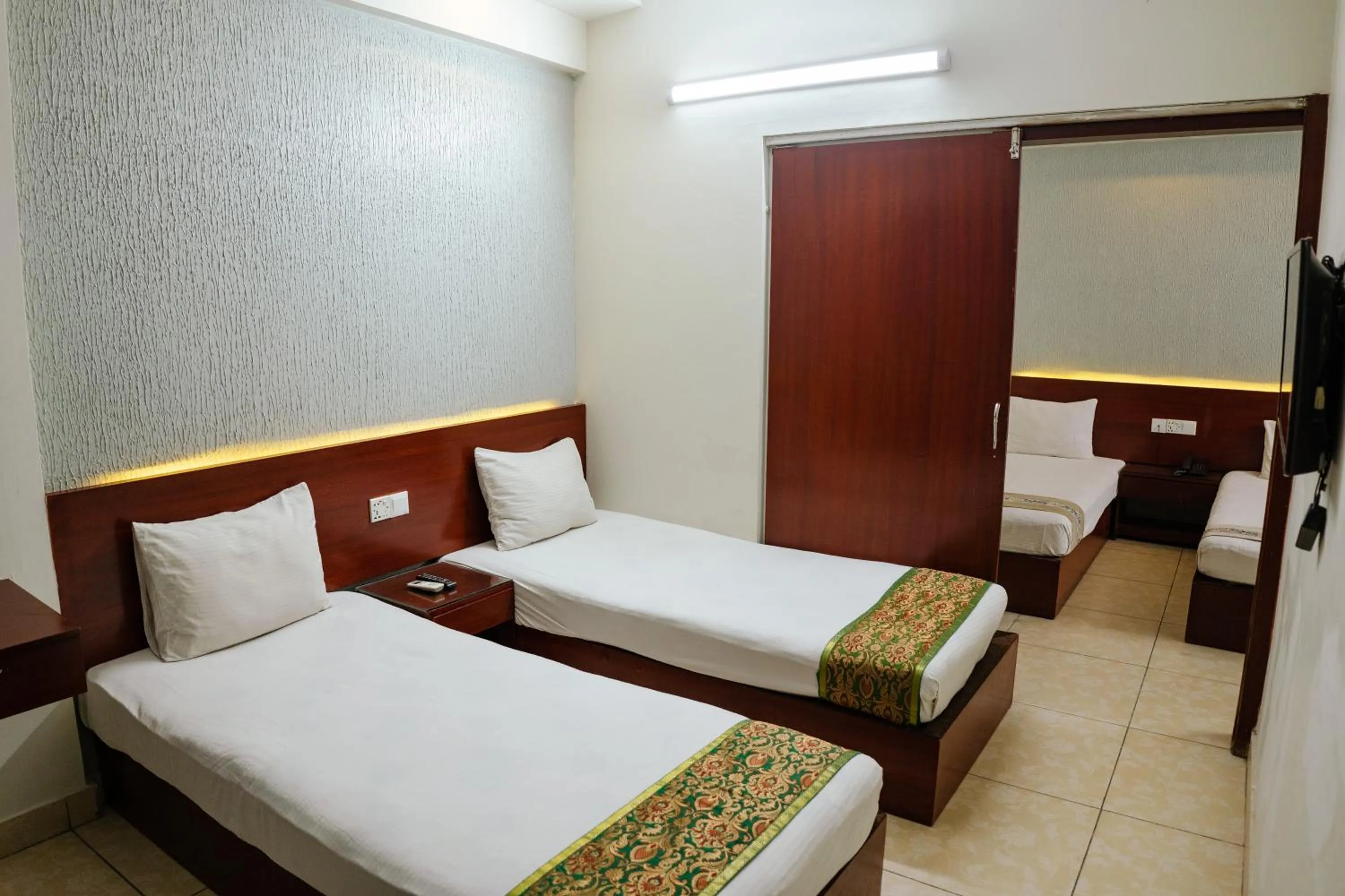 Bed in Laguna Beach Hotel & Resort