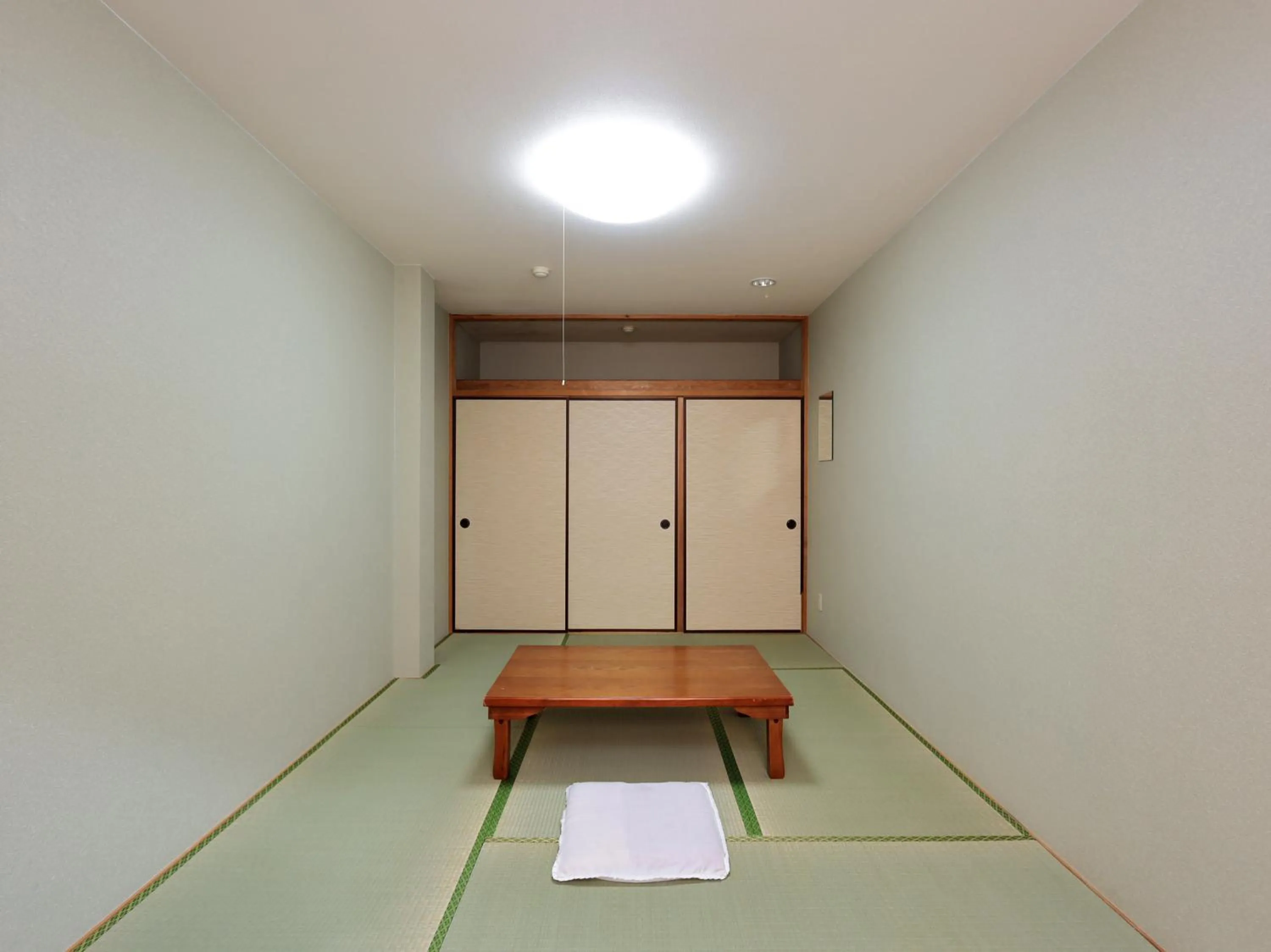 Photo of the whole room in Tabist Izumi Yusen Shukuhaku Center