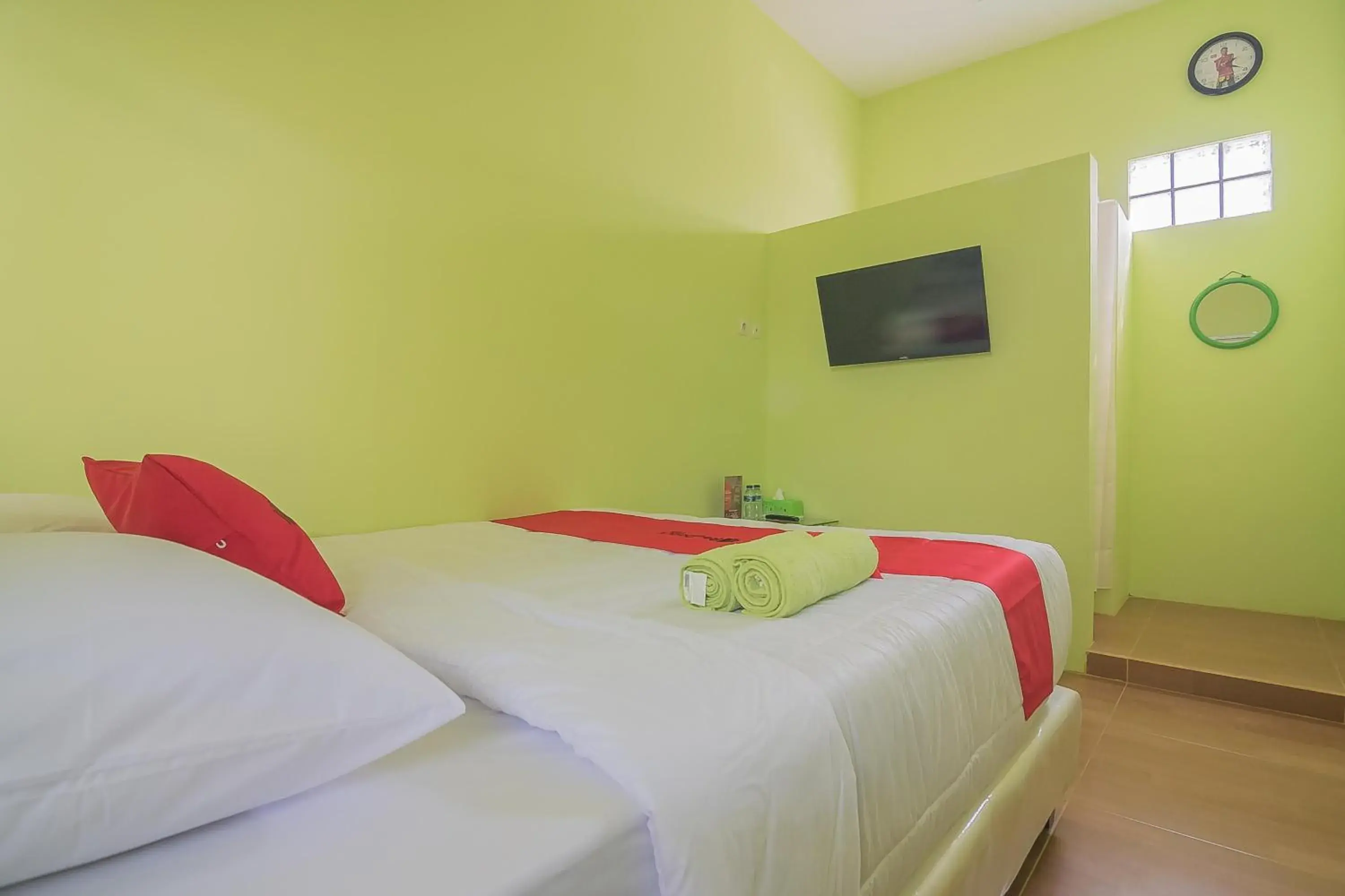 Bedroom, Bed in RedDoorz Syariah near Museum Wisma Karya Subang Bedroom, Bed in RedDoorz Syariah near Museum Wisma Karya Subang