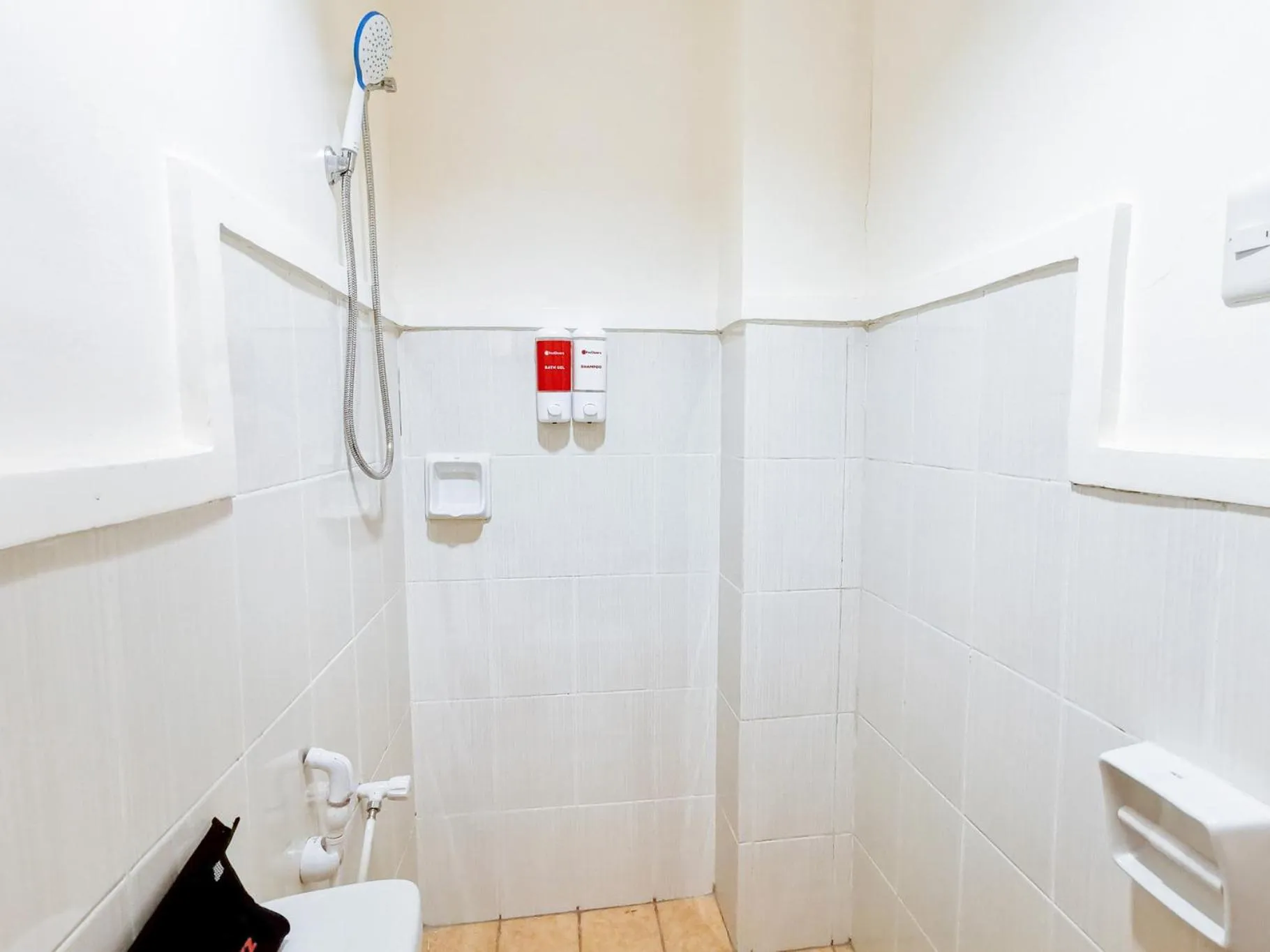 Bathroom in RedDoorz Plus near Ateneo de Davao