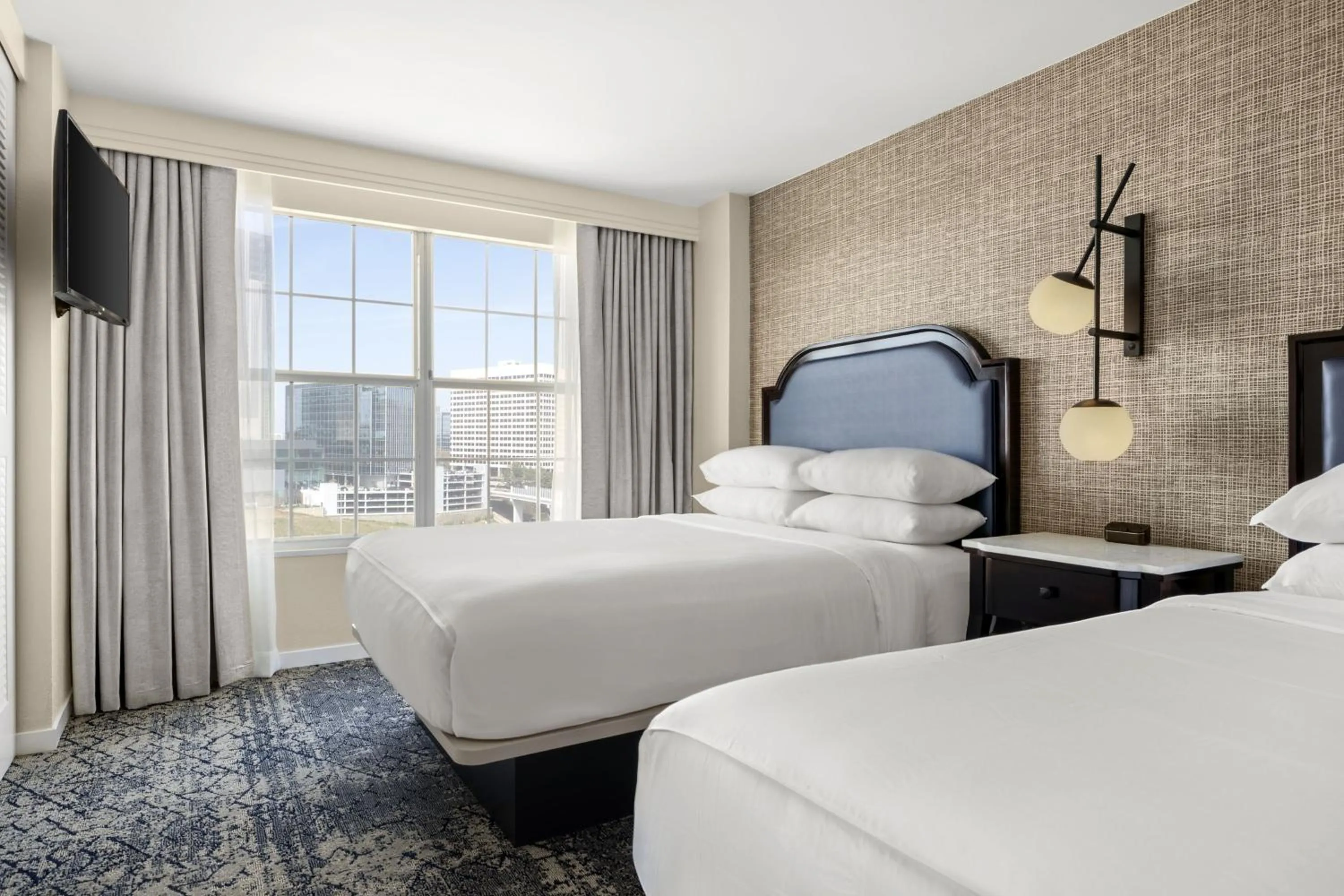 Bedroom, Bed in Sheraton Suites Galleria Atlanta