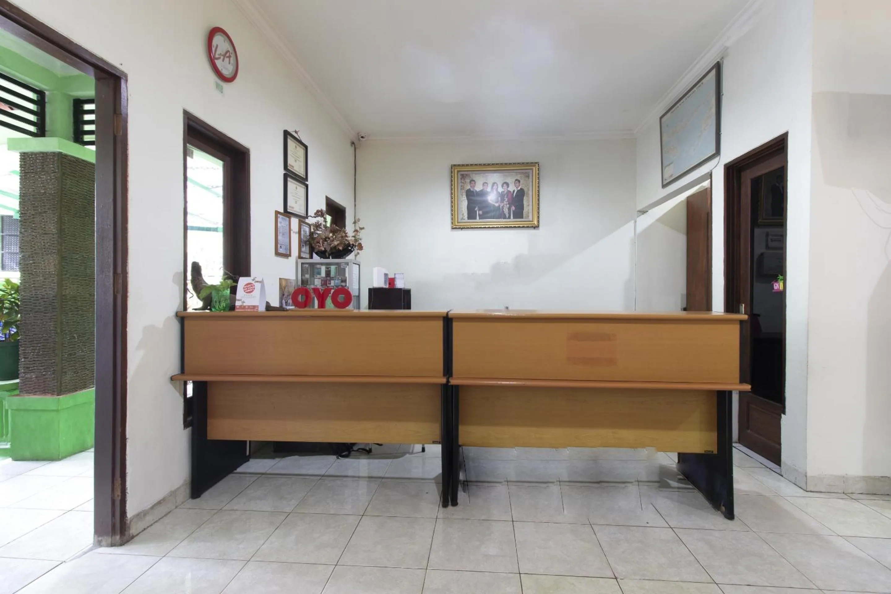 Lobby or reception in Super OYO 1682 Greenia Hotel