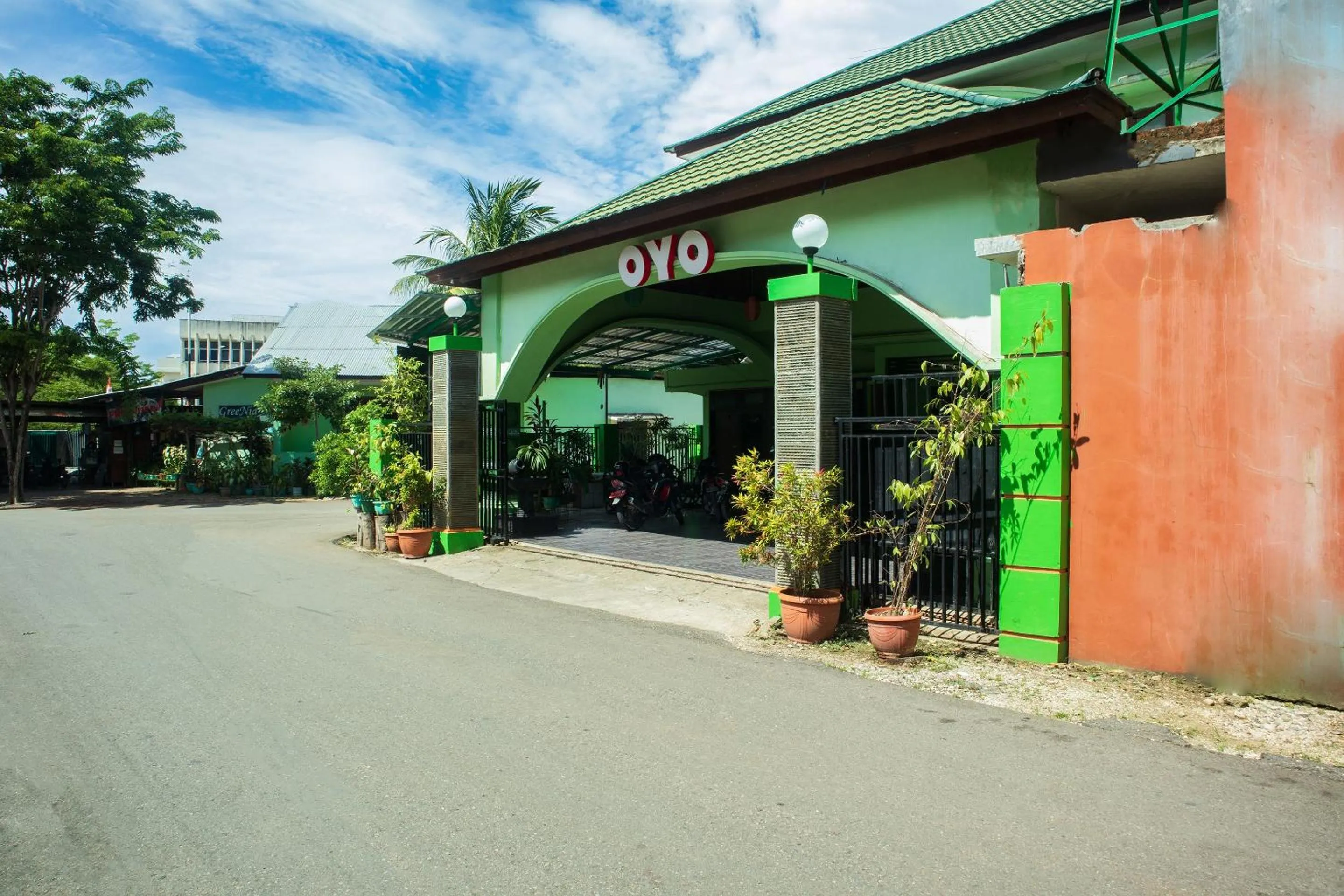 Lobby or reception in Super OYO 1682 Greenia Hotel