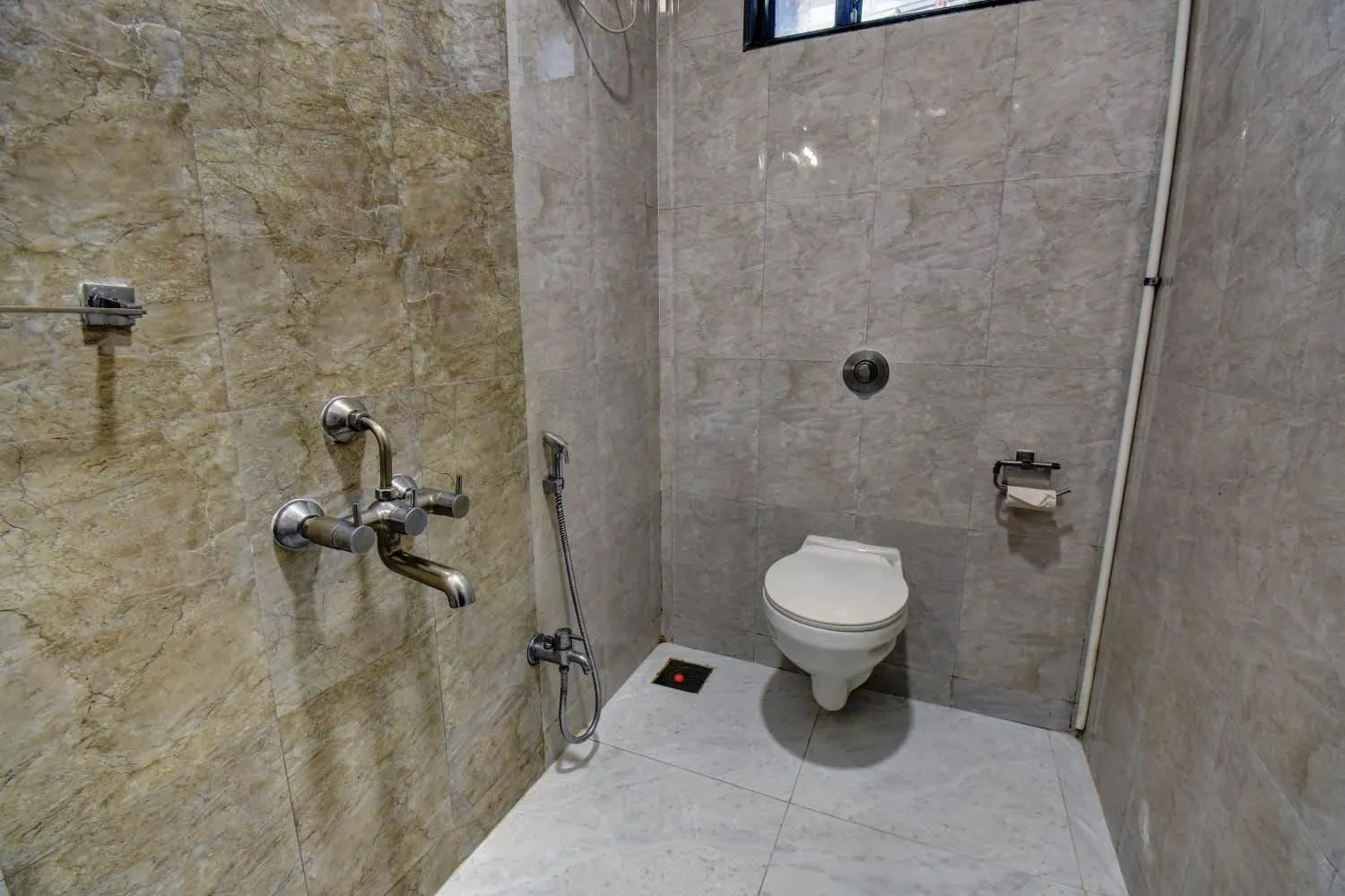 Deluxe King Room India National Only - single occupancy in Aarya Regency