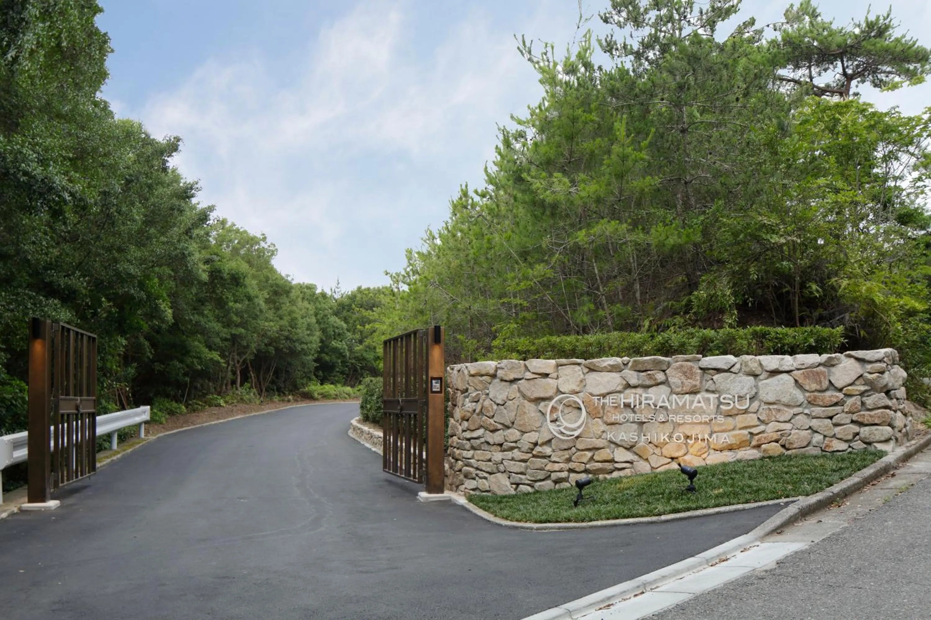 Facade/entrance in THE HIRAMATSU HOTELS & RESORTS KASHIKOJIMA