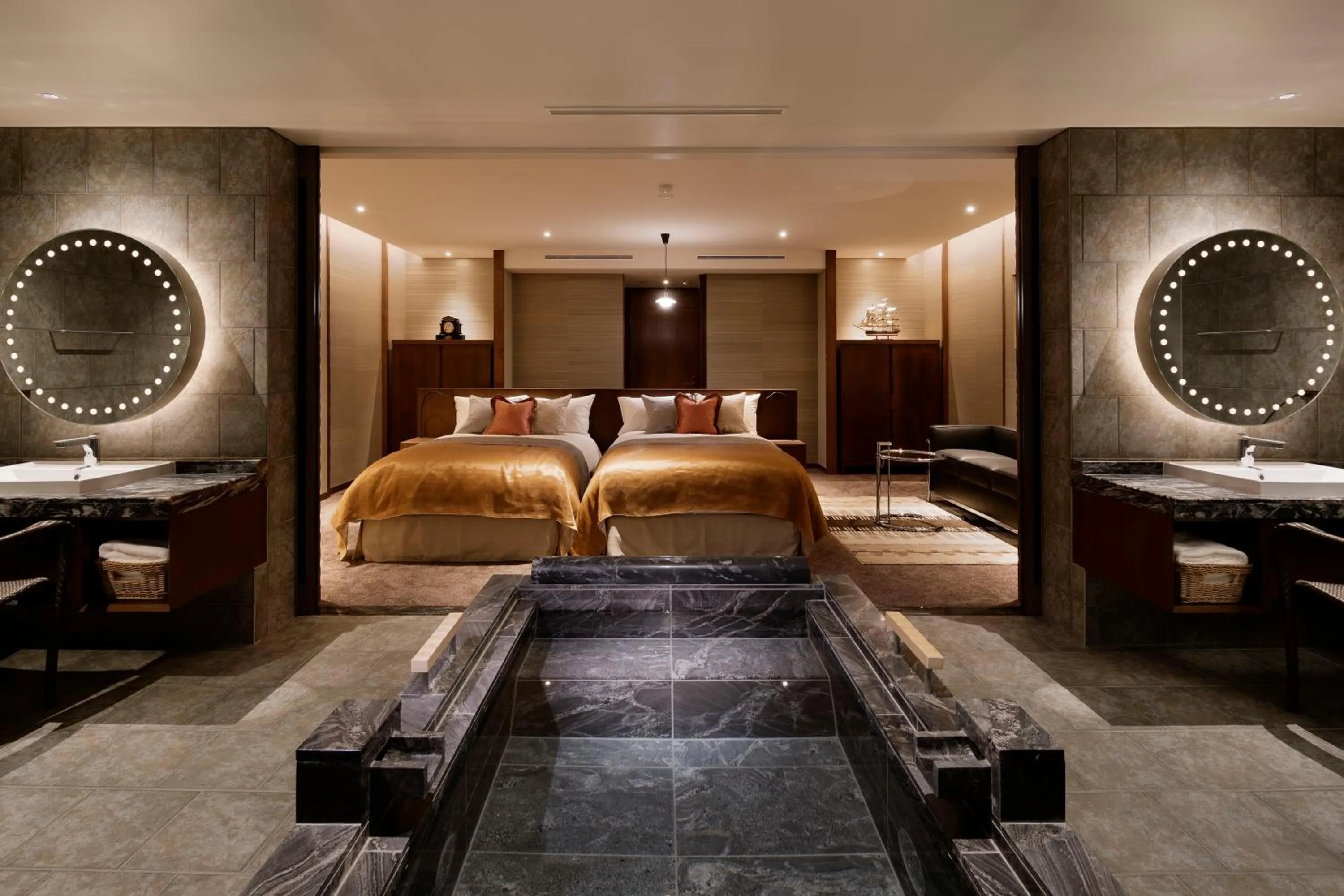 Hot Spring Bath, Bed in THE HIRAMATSU HOTELS & RESORTS ATAMI