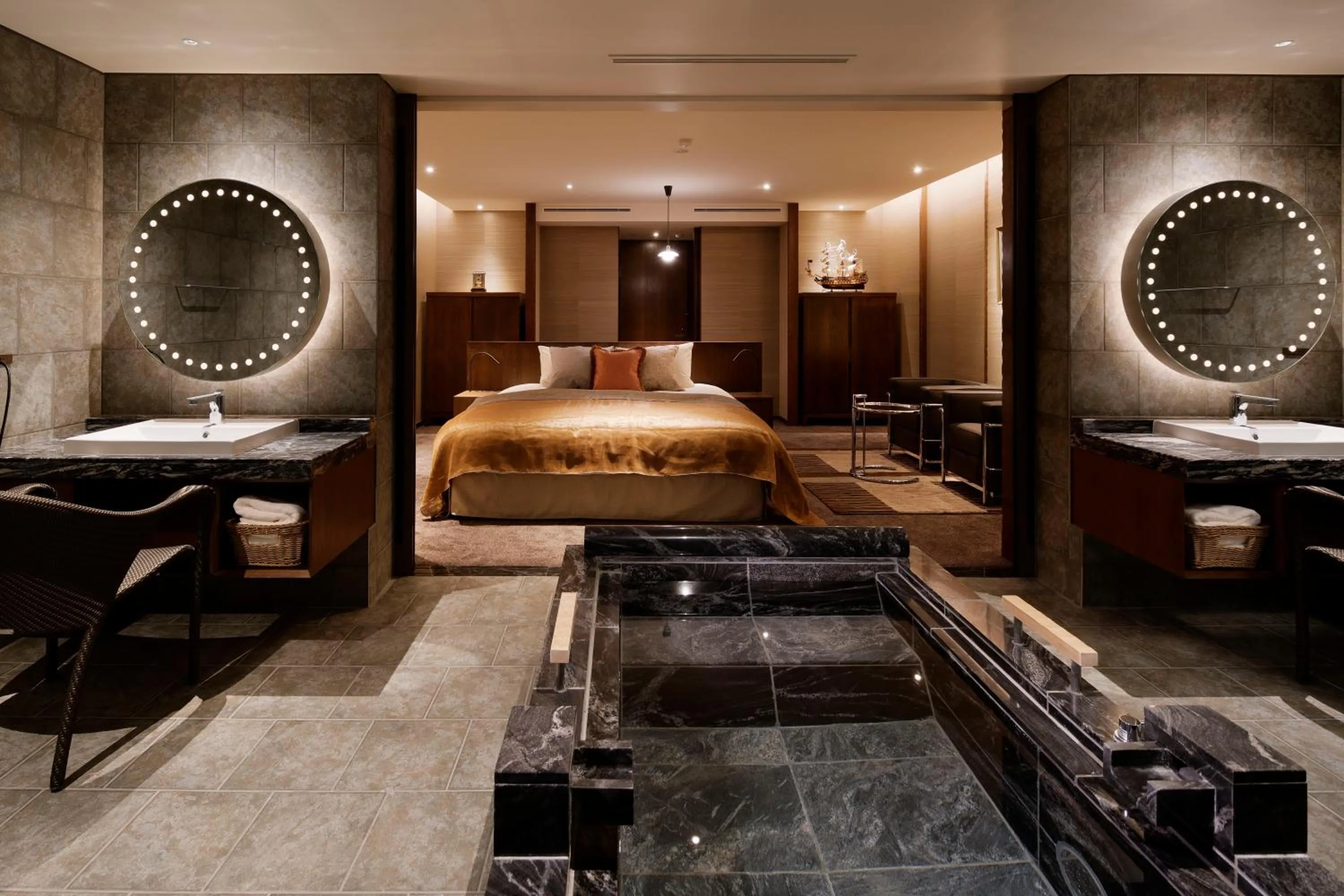 Hot Spring Bath, Bed in THE HIRAMATSU HOTELS & RESORTS ATAMI