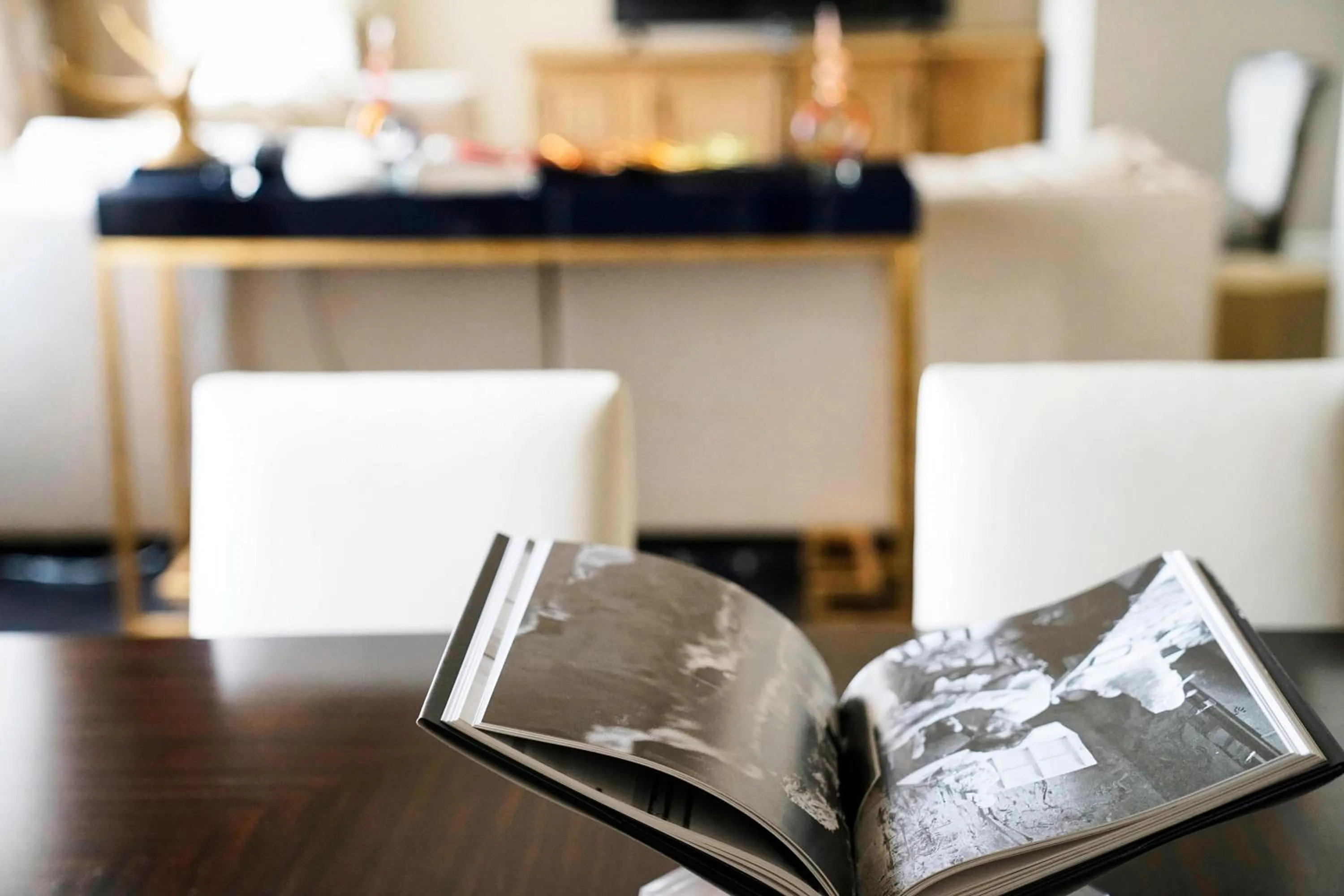 Photo of the whole room in The Adolphus, Autograph Collection