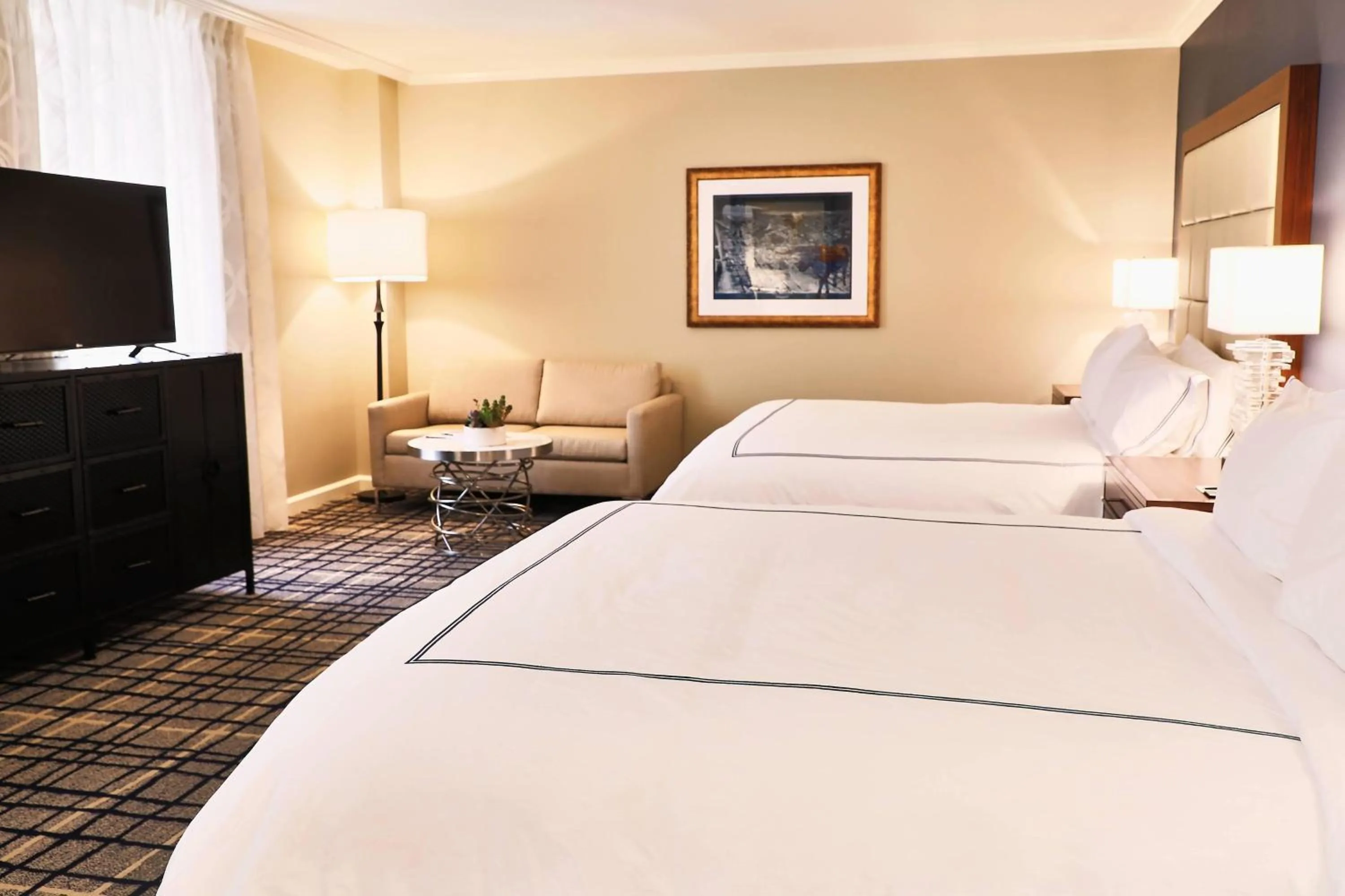 Photo of the whole room, Bed in The Adolphus, Autograph Collection