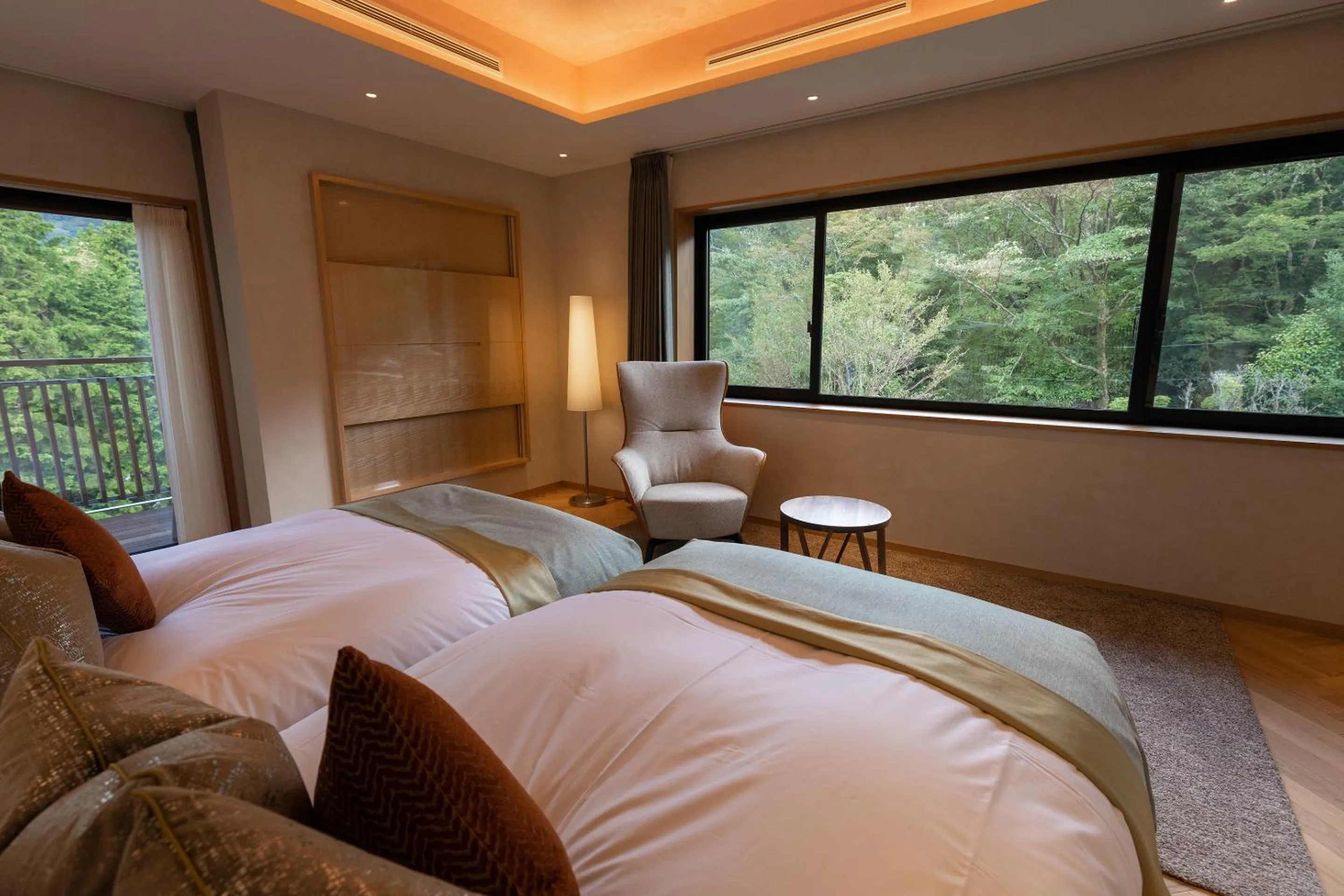 Bed in THE HIRAMATSU HOTELS & RESORTS SENGOKUHARA HAKONE
