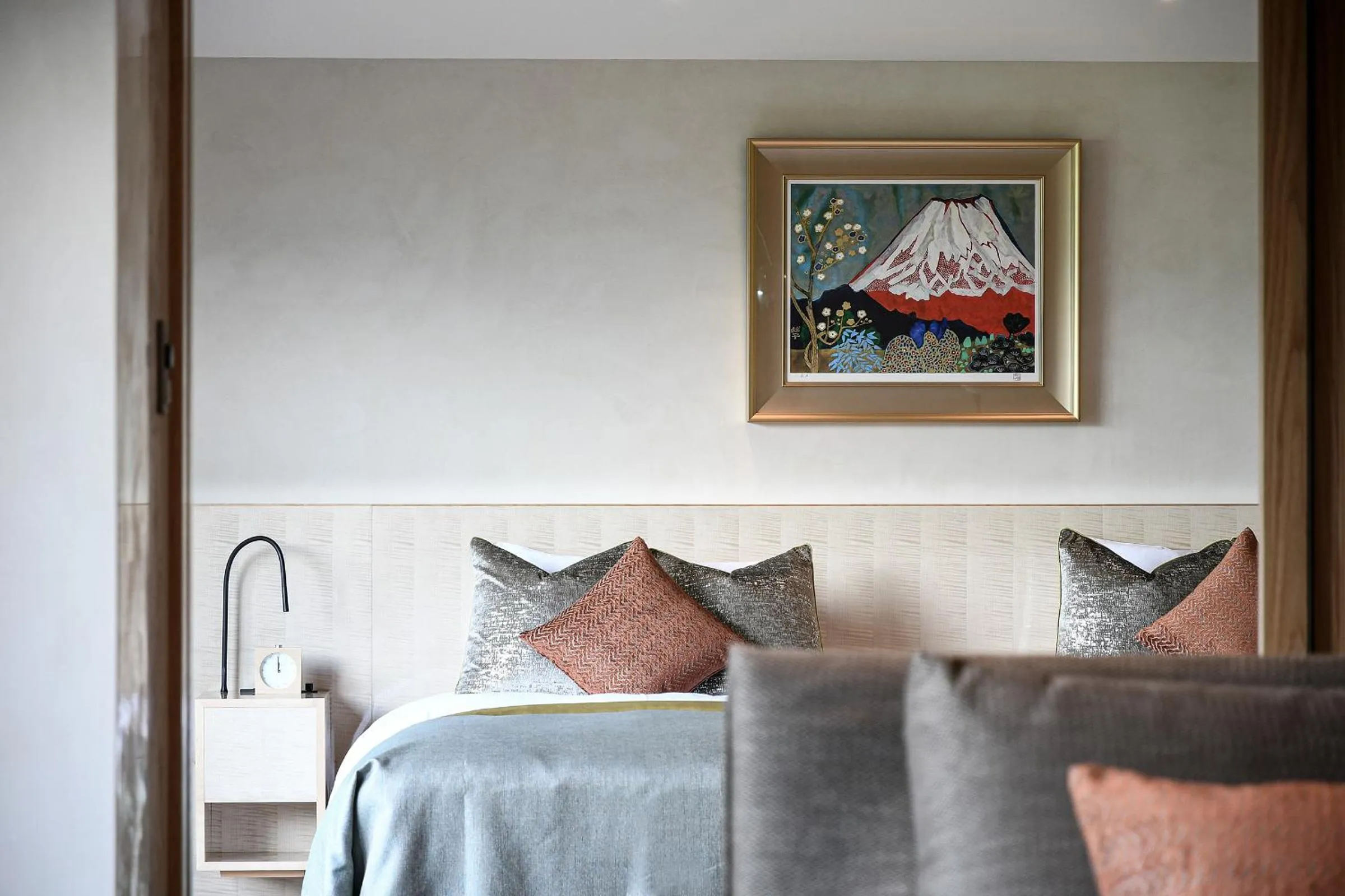 Bed in THE HIRAMATSU HOTELS & RESORTS SENGOKUHARA HAKONE