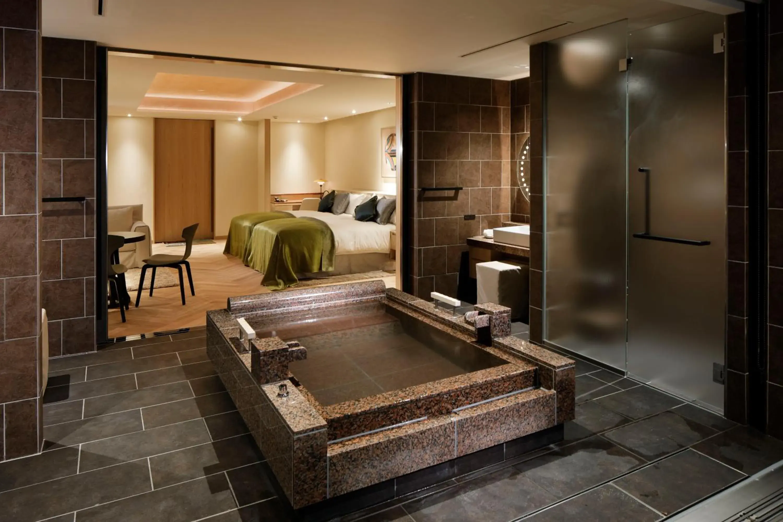Bathroom, Bed in THE HIRAMATSU HOTELS & RESORTS SENGOKUHARA HAKONE Bathroom, Bed in THE HIRAMATSU HOTELS & RESORTS SENGOKUHARA HAKONE