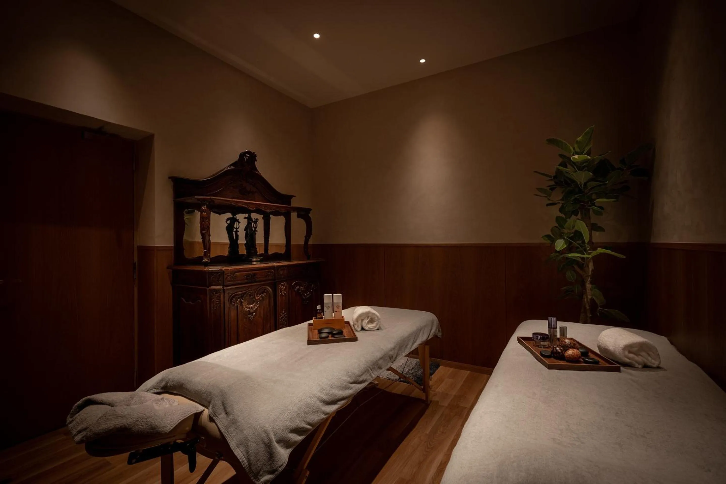 Massage in THE HIRAMATSU HOTELS & RESORTS SENGOKUHARA HAKONE