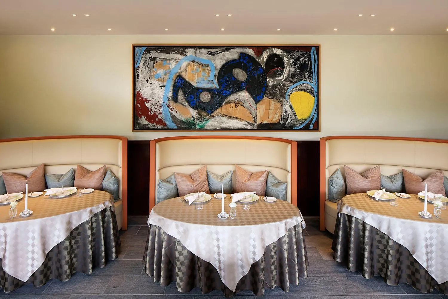 Restaurant/places to eat, Bed in THE HIRAMATSU HOTELS & RESORTS SENGOKUHARA HAKONE