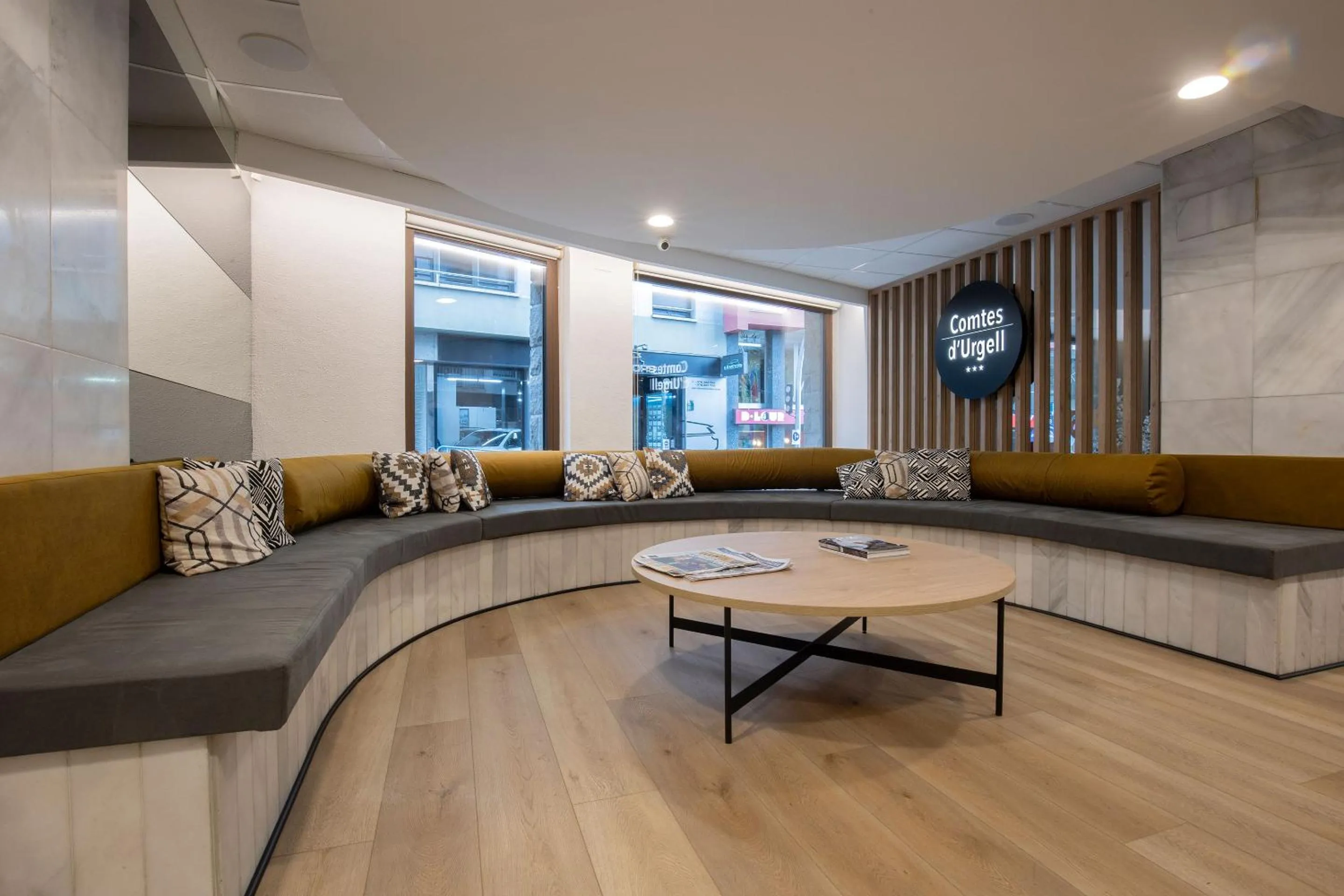 Living room in Hotel Comtes d'Urgell by Nexta