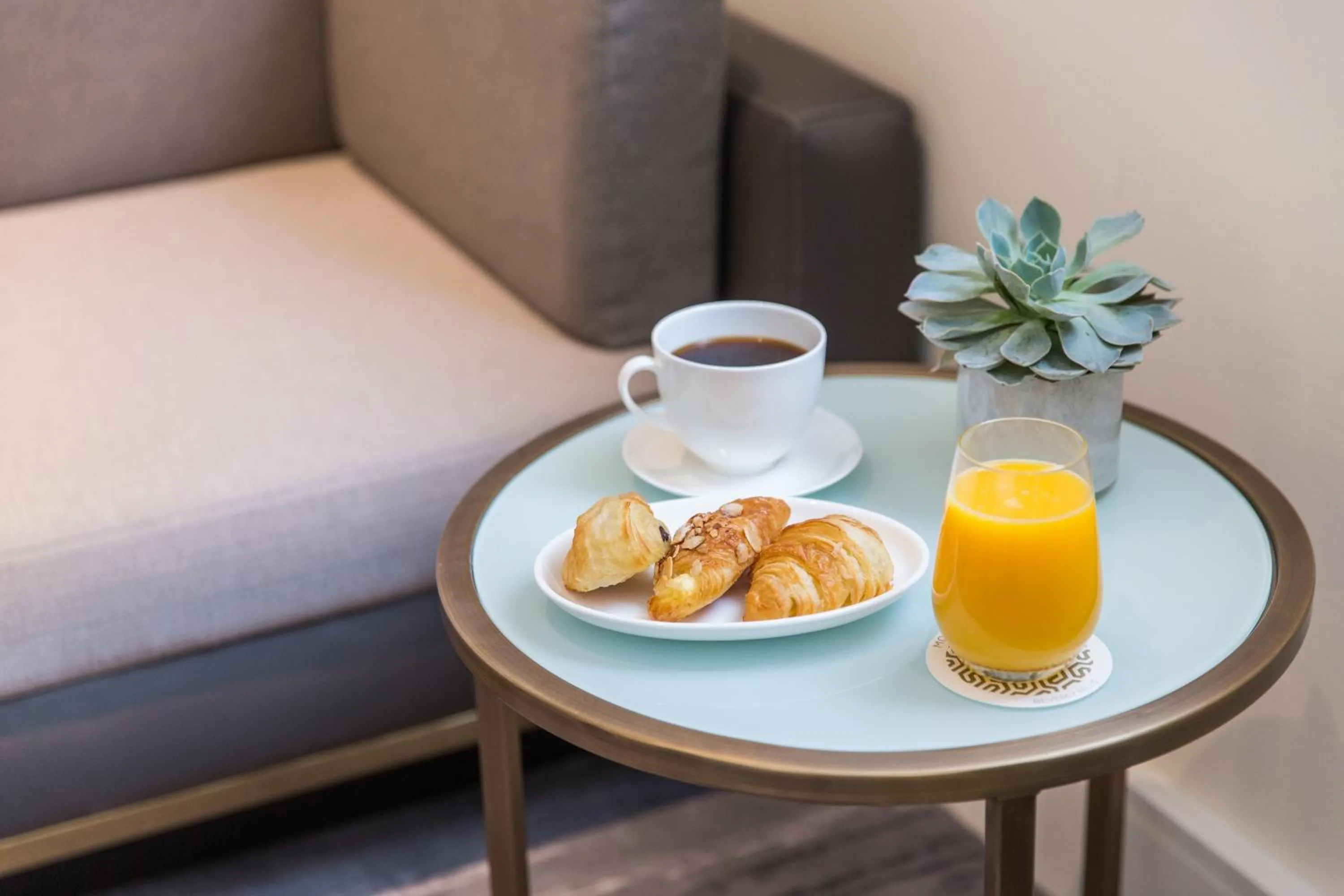 Breakfast in Mosaic Hotel Beverly Hills