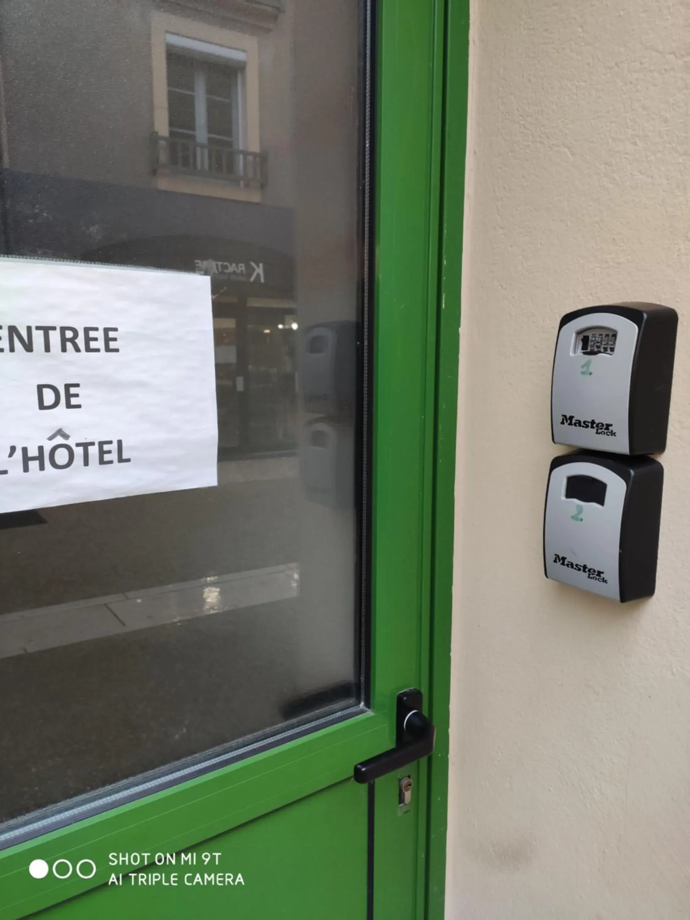 Property building in BAR HOTEL DU CENTRE (BDC) Property building in BAR HOTEL DU CENTRE (BDC)