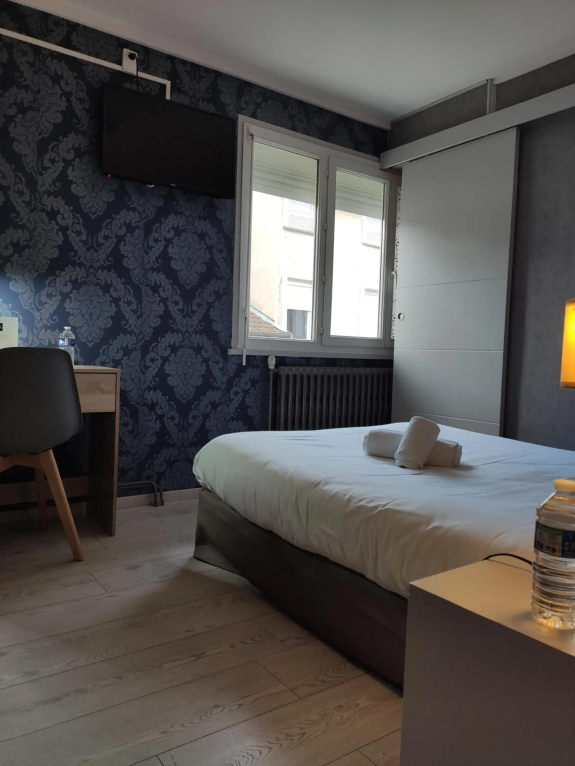 Bed in BAR HOTEL DU CENTRE (BDC) Bed in BAR HOTEL DU CENTRE (BDC)