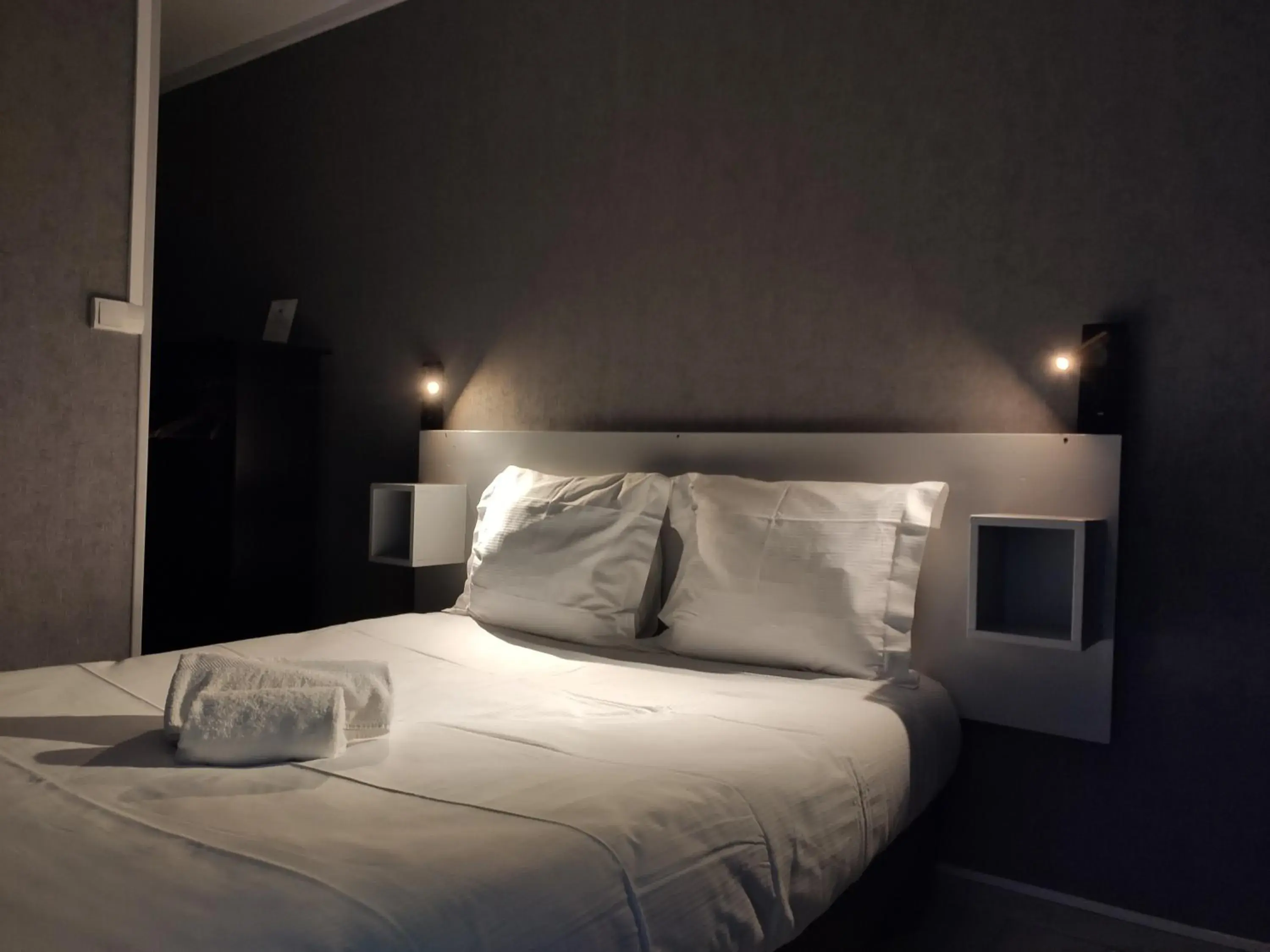 Bed in BAR HOTEL DU CENTRE (BDC) Bed in BAR HOTEL DU CENTRE (BDC)