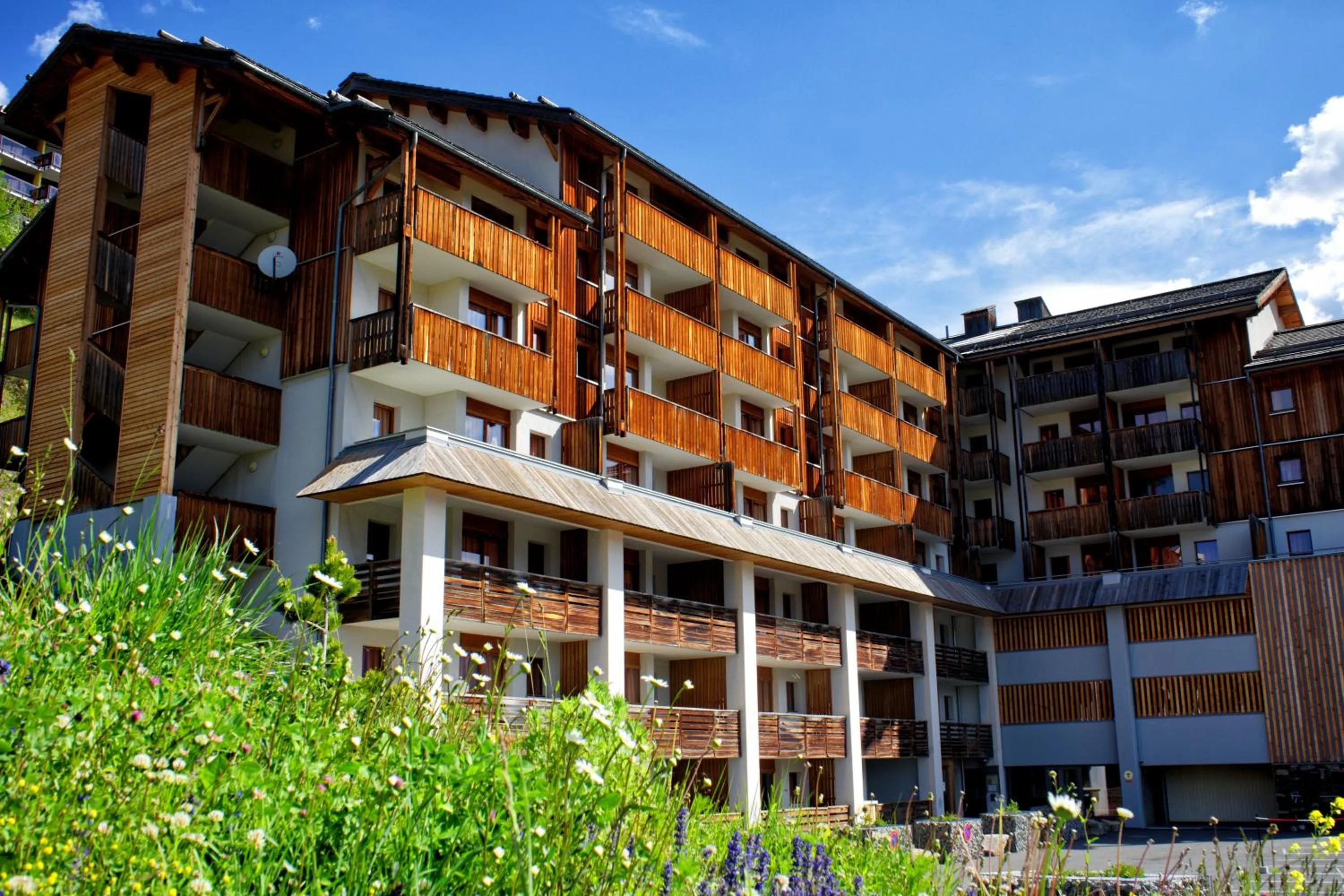 Property building in Résidence Vacancéole - Les Etoiles d'Orion