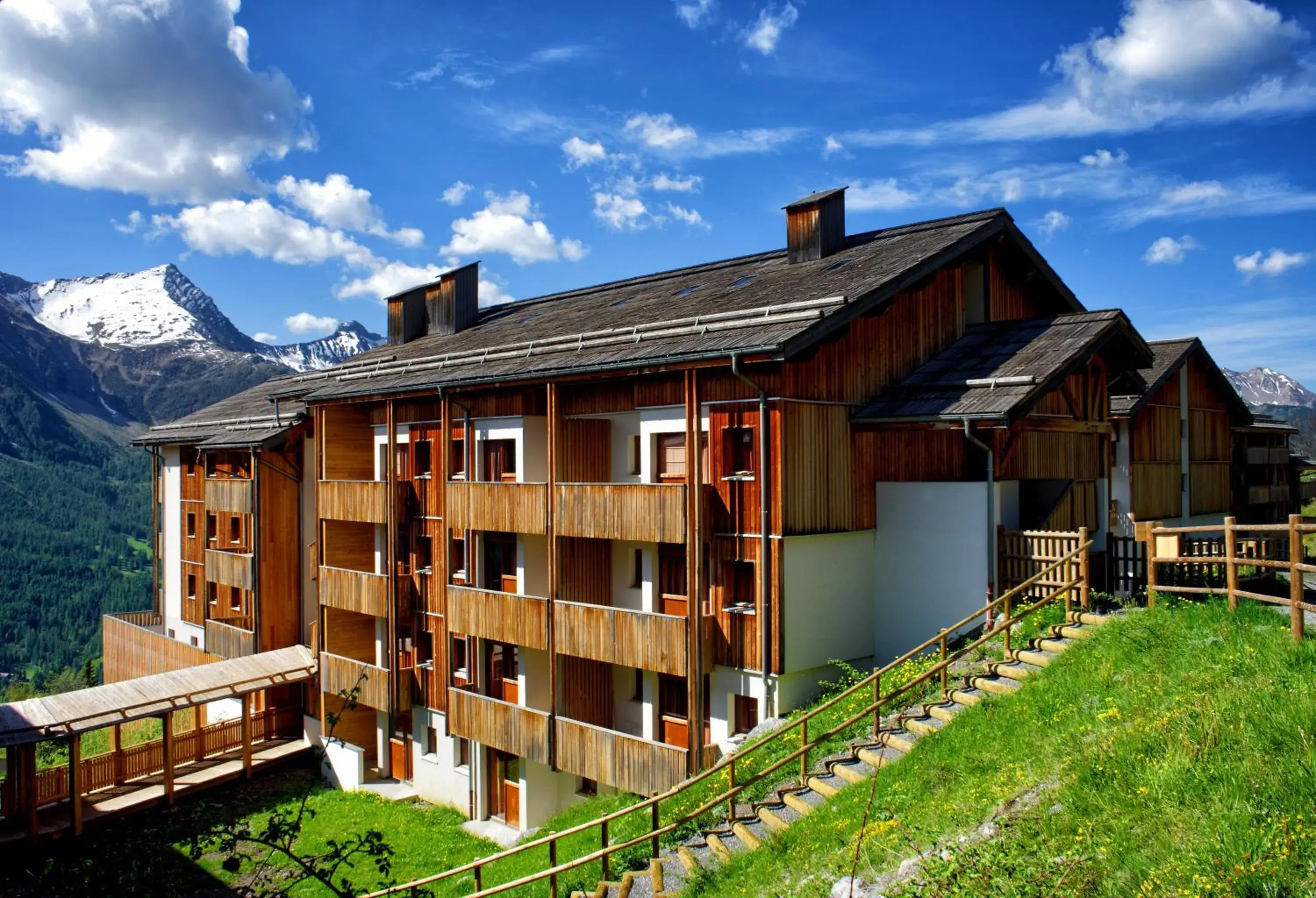 Property building in Résidence Vacancéole - Les Etoiles d'Orion Property building in Résidence Vacancéole - Les Etoiles d'Orion