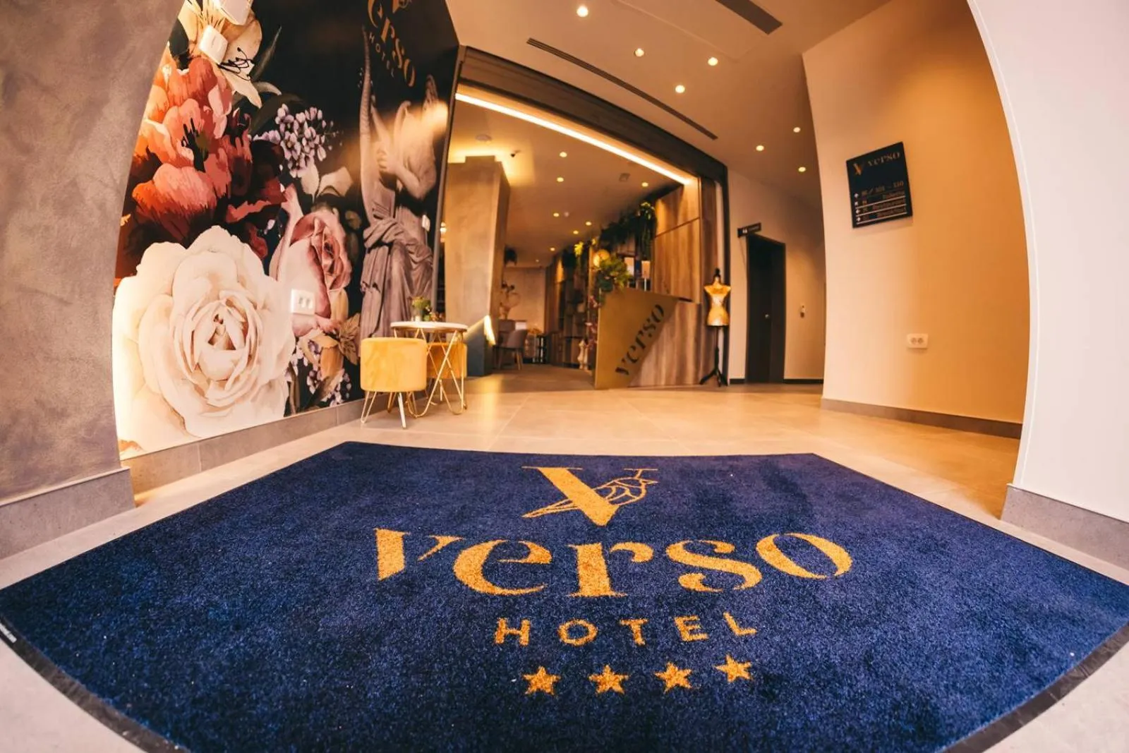 Facade/entrance in Hotel Verso