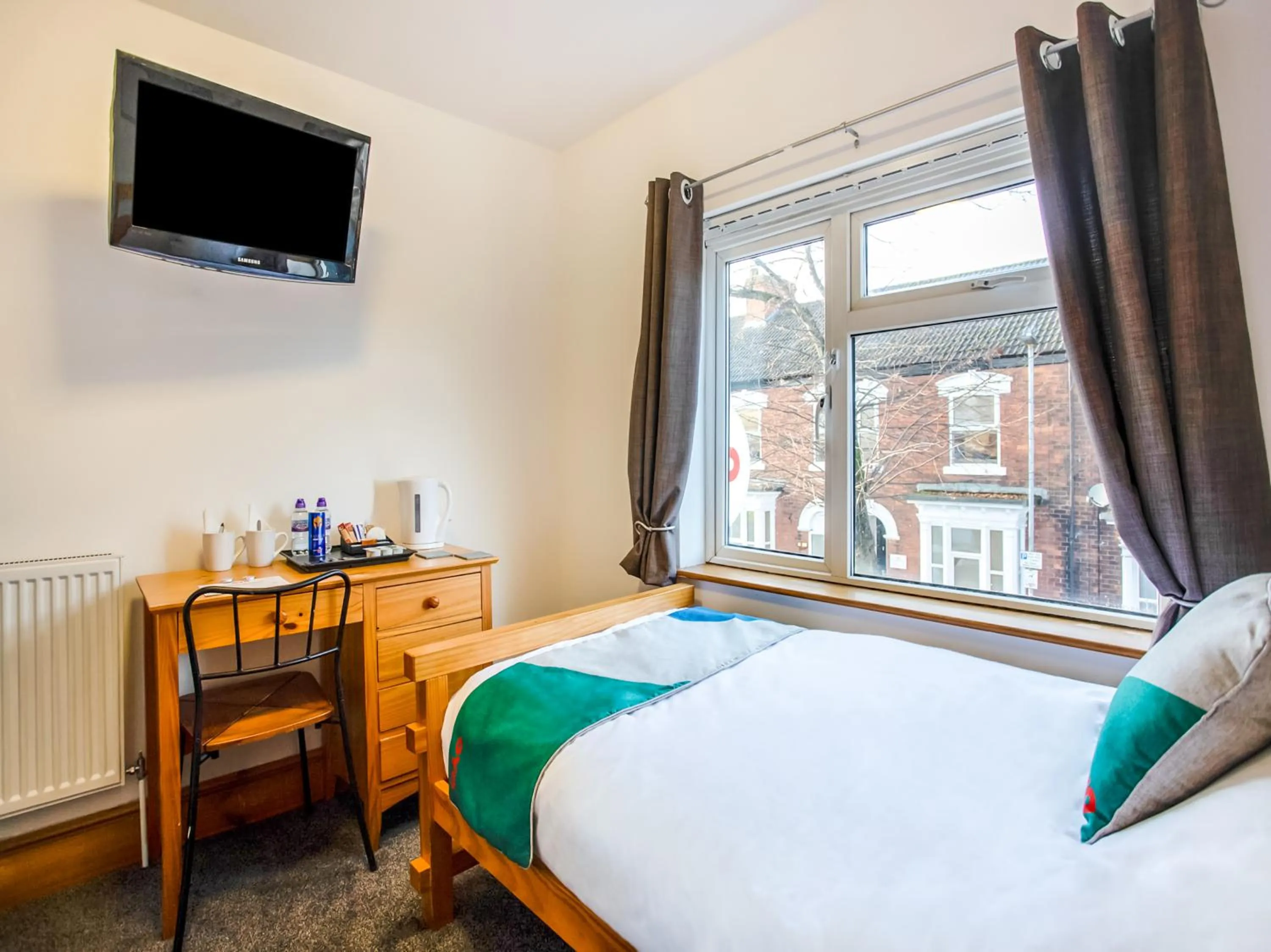 Standard Single Room in OYO Hotel Clamart