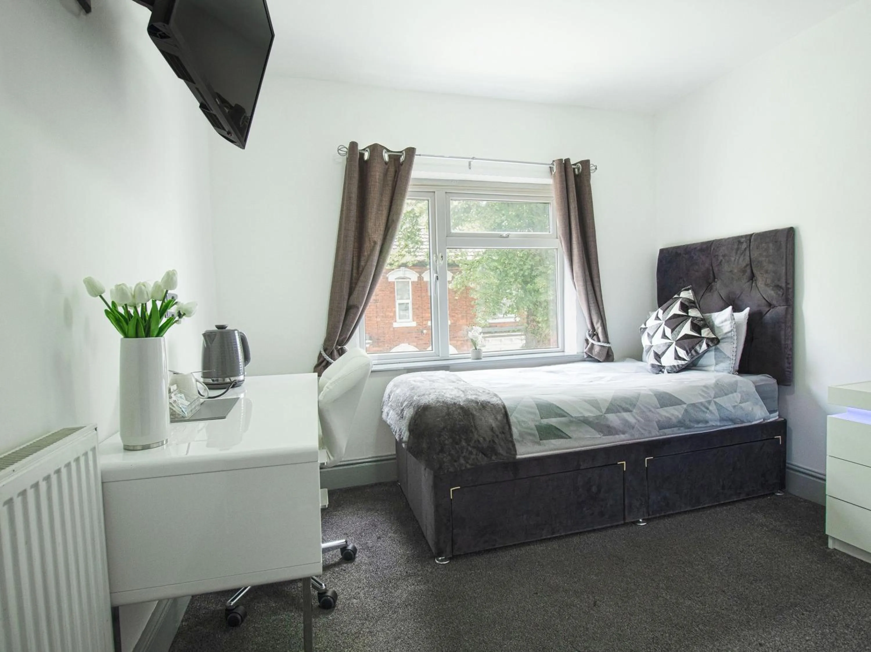 Deluxe Single Room in OYO Hotel Clamart