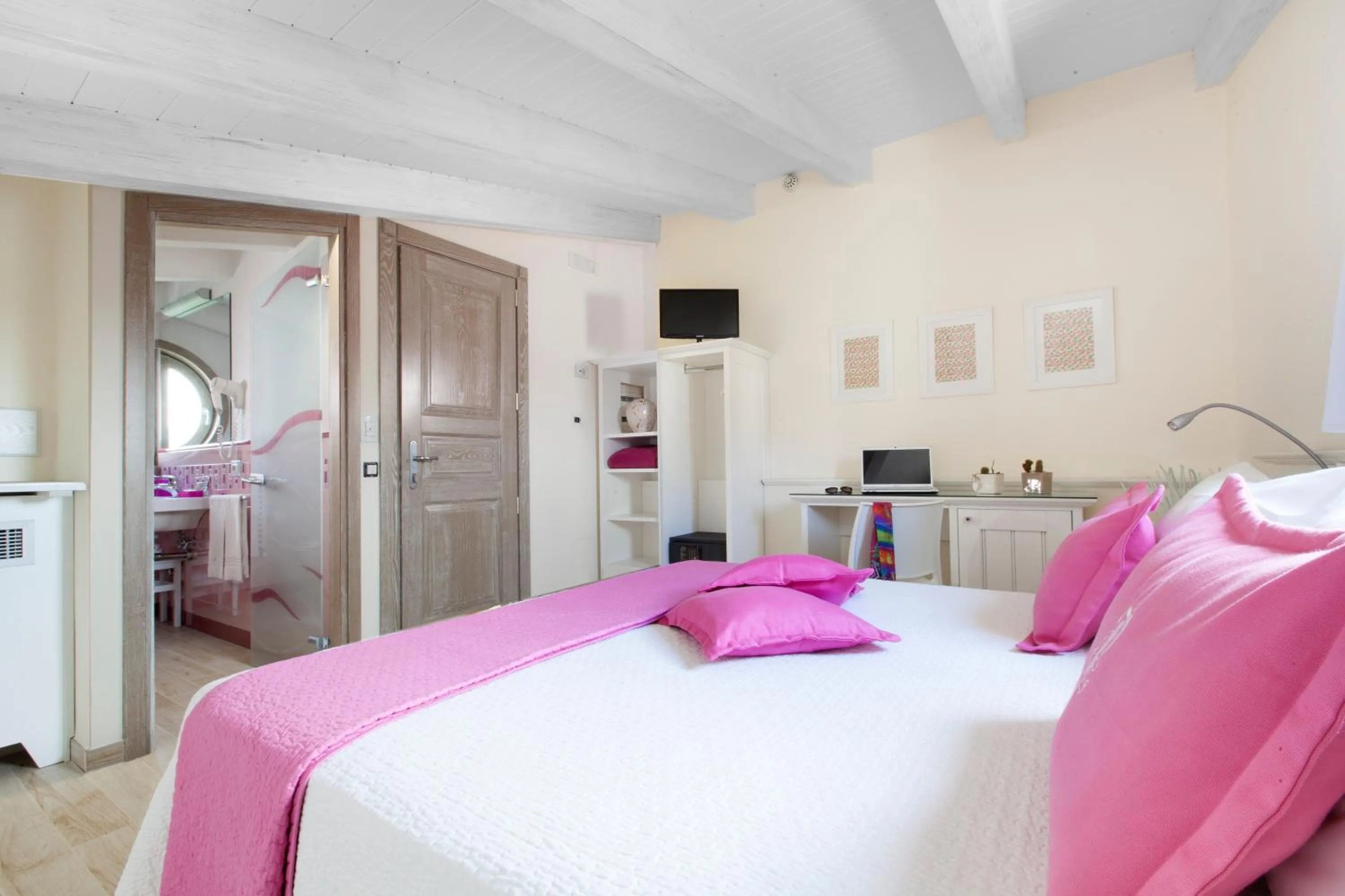 Photo of the whole room, Bed in Il Palmento Relais