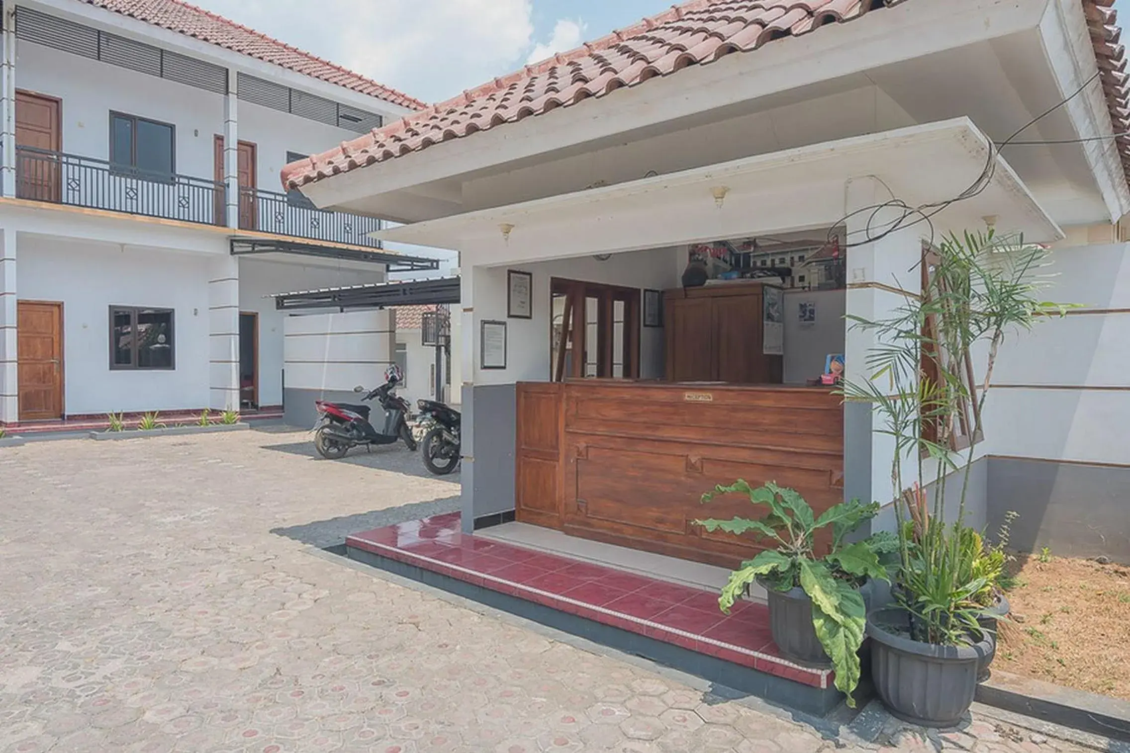 Facade/entrance in RedDoorz Plus near RSUD Majalengka Facade/entrance in RedDoorz Plus near RSUD Majalengka