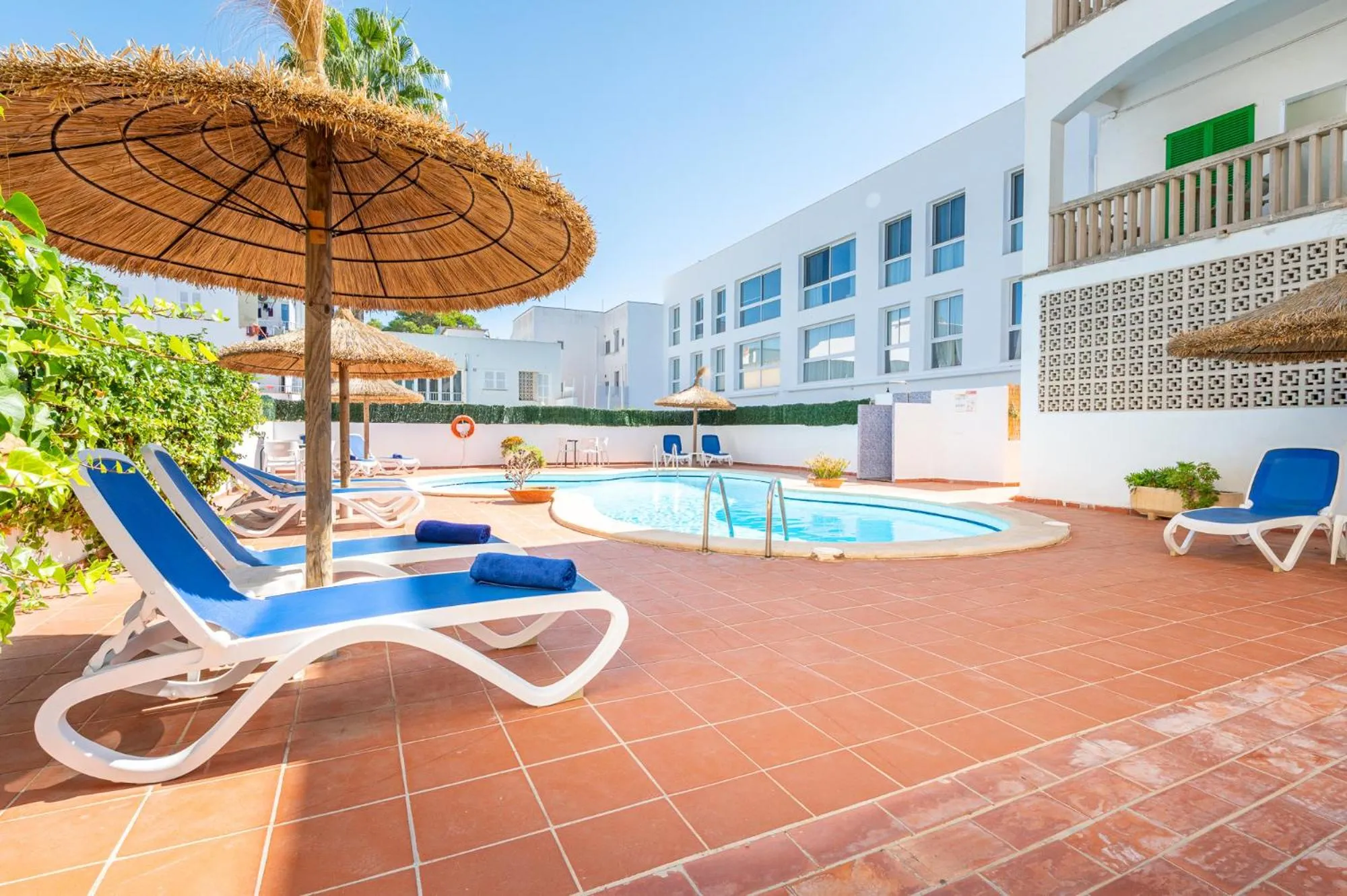 Property building in Hotel Martorell by MHR