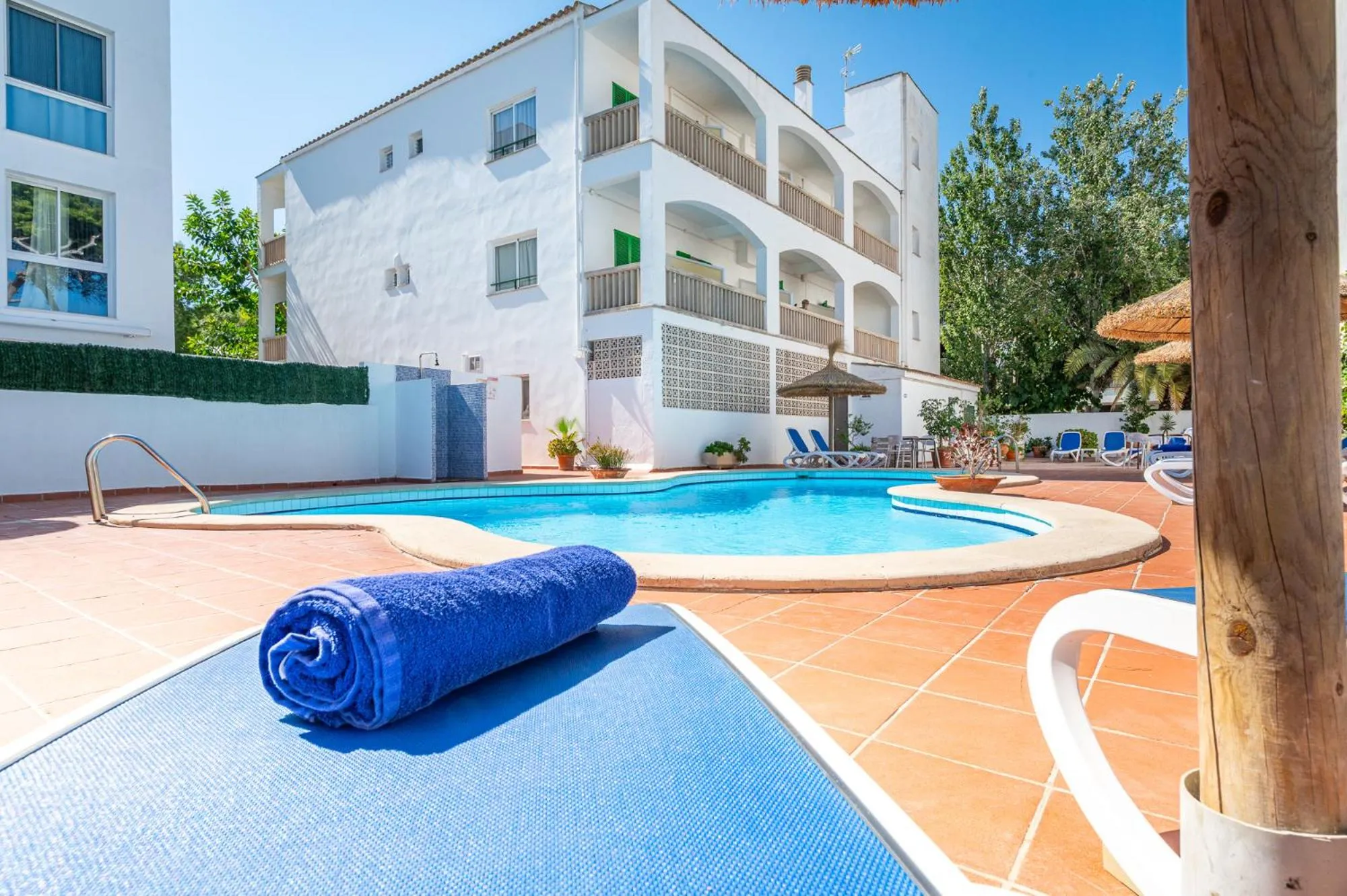 Property building in Hotel Martorell by MHR