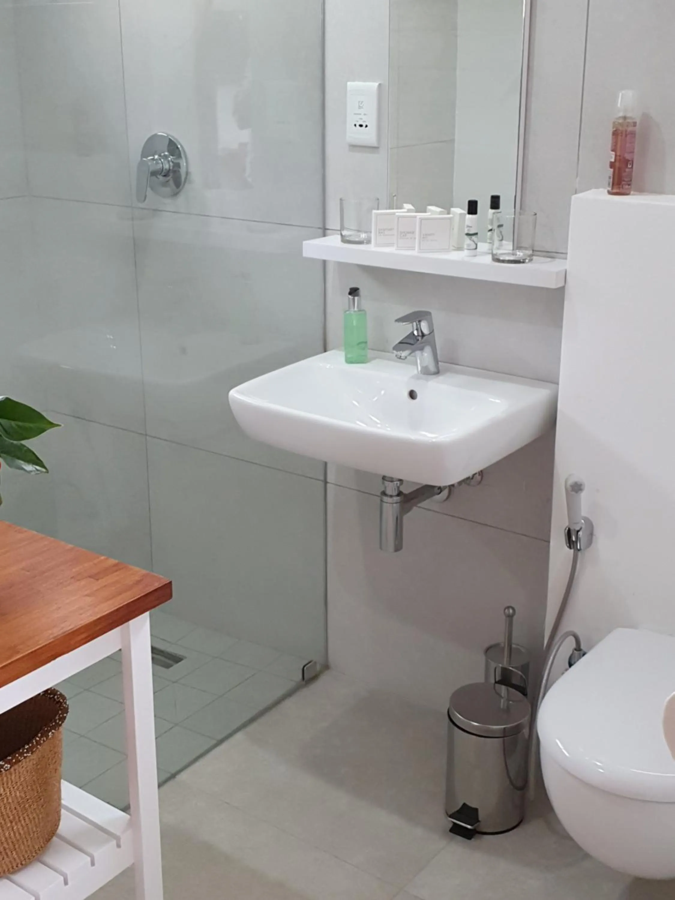 Bathroom in 5 On Lindsay