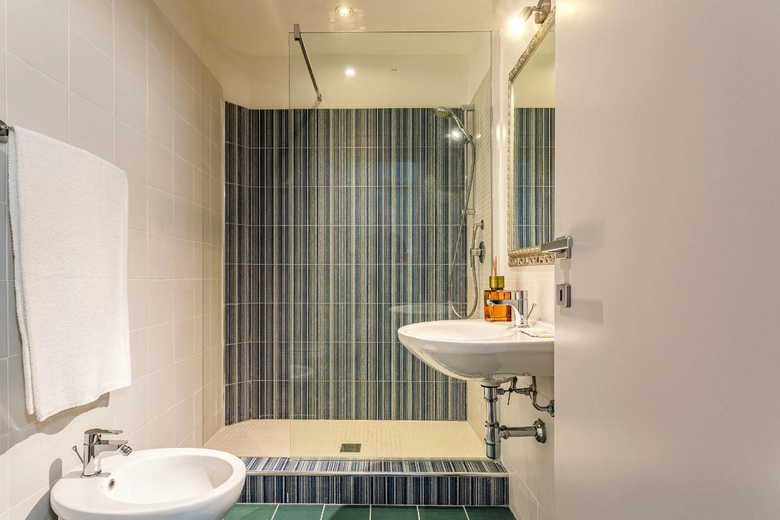 Shower in Marlin Rooms