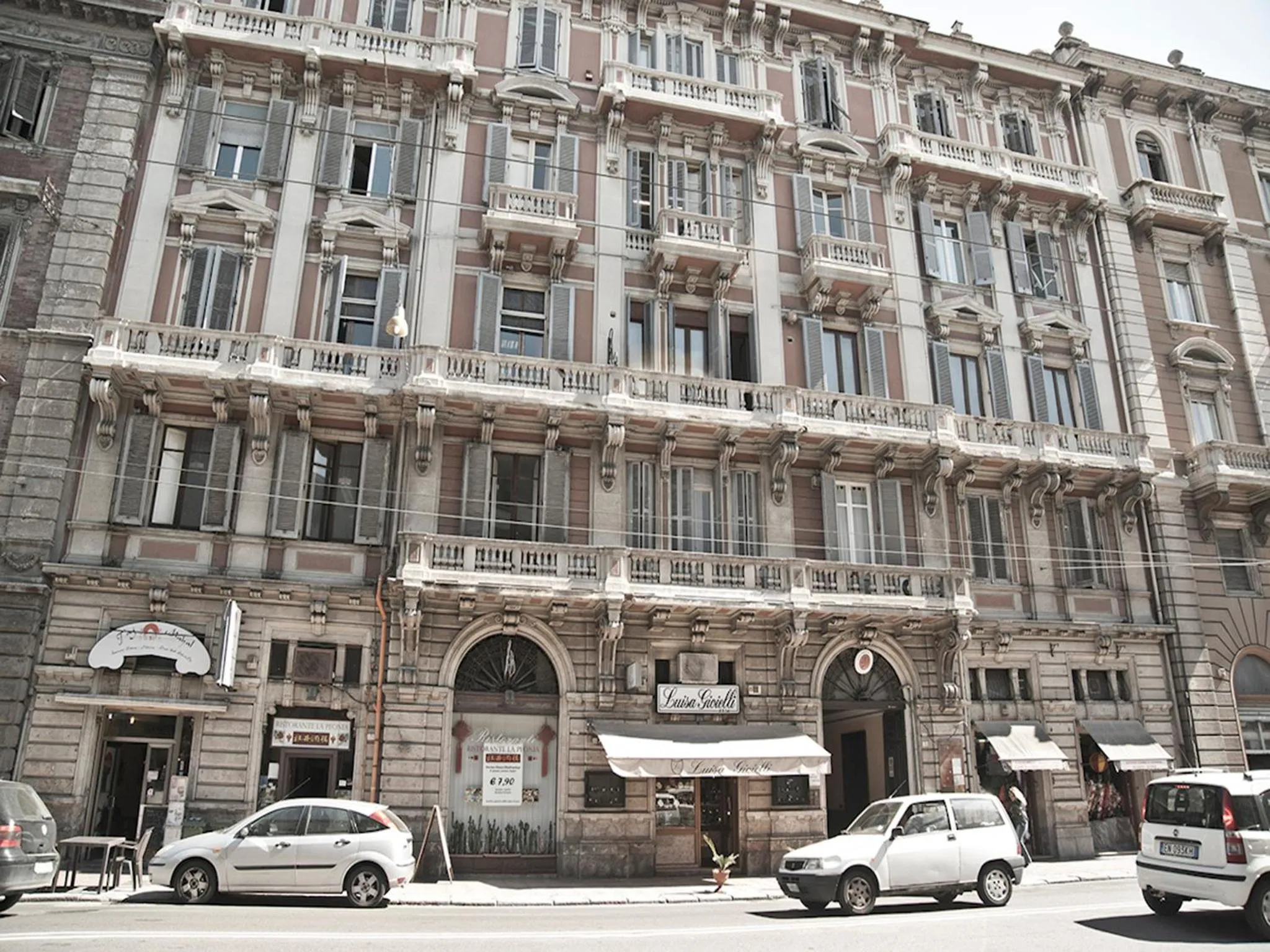 Property building in Marlin Rooms