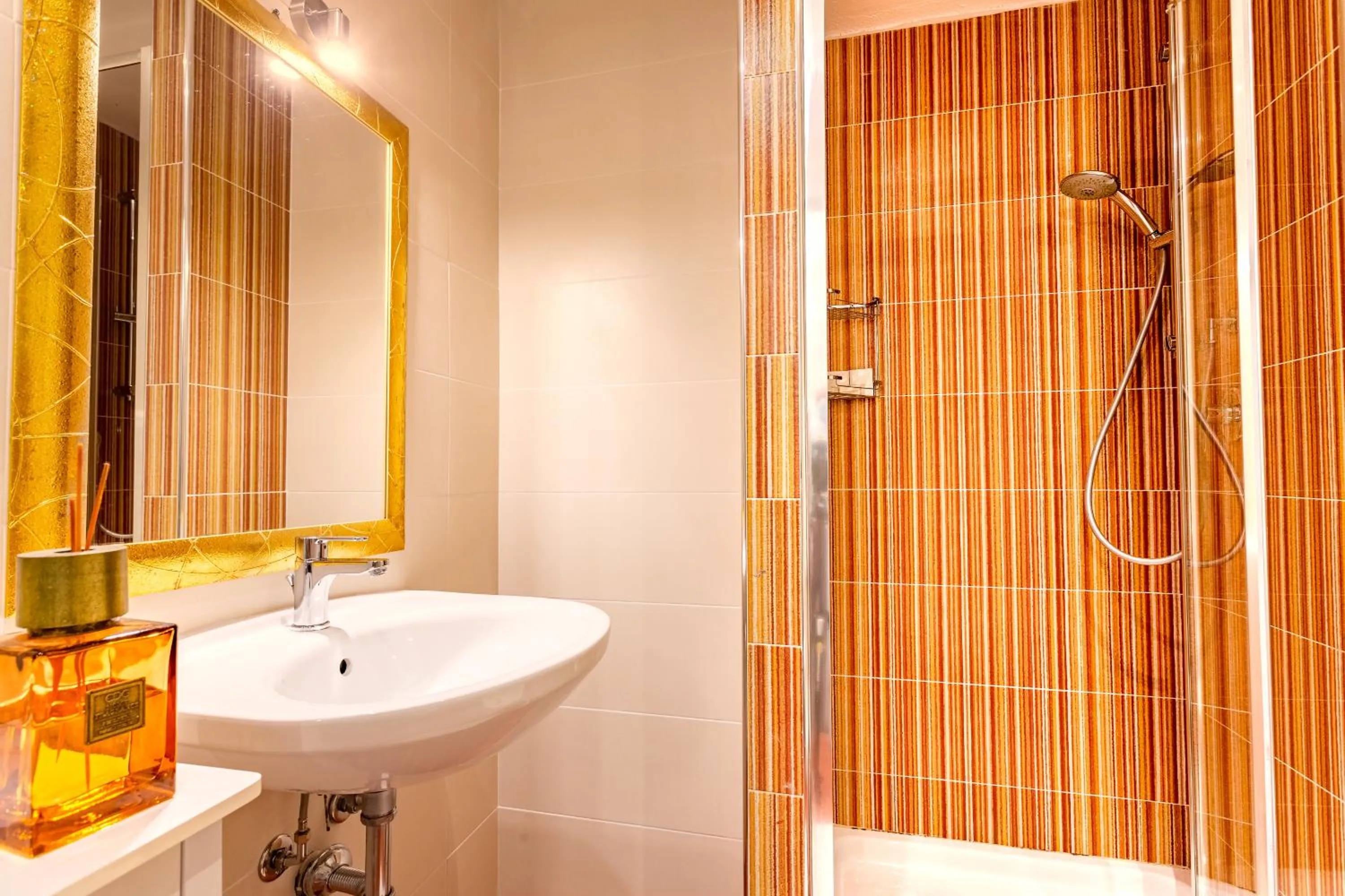 Bathroom in Marlin Rooms