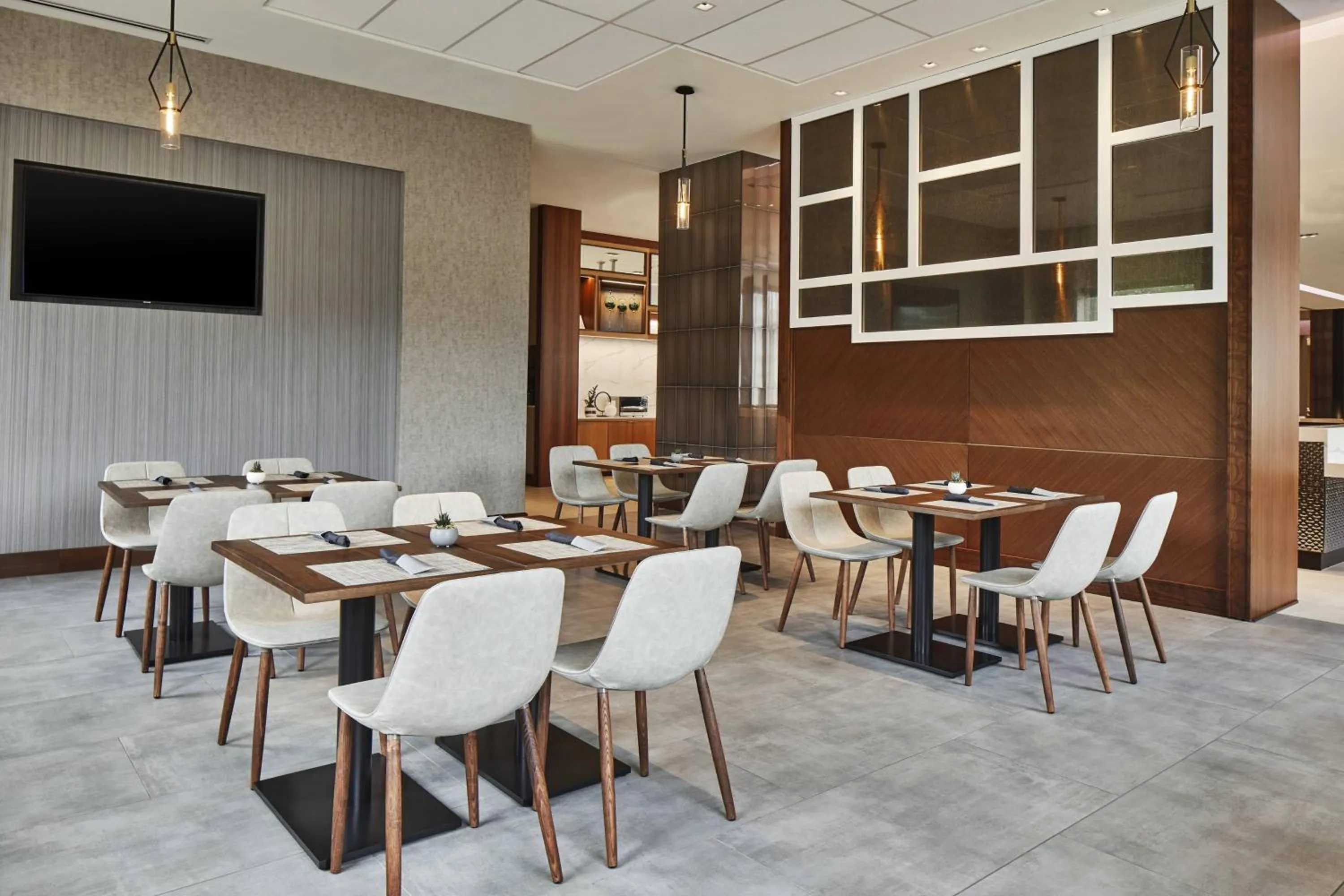 Kitchen or kitchenette in AC Hotel by Marriott Atlanta Airport Gateway