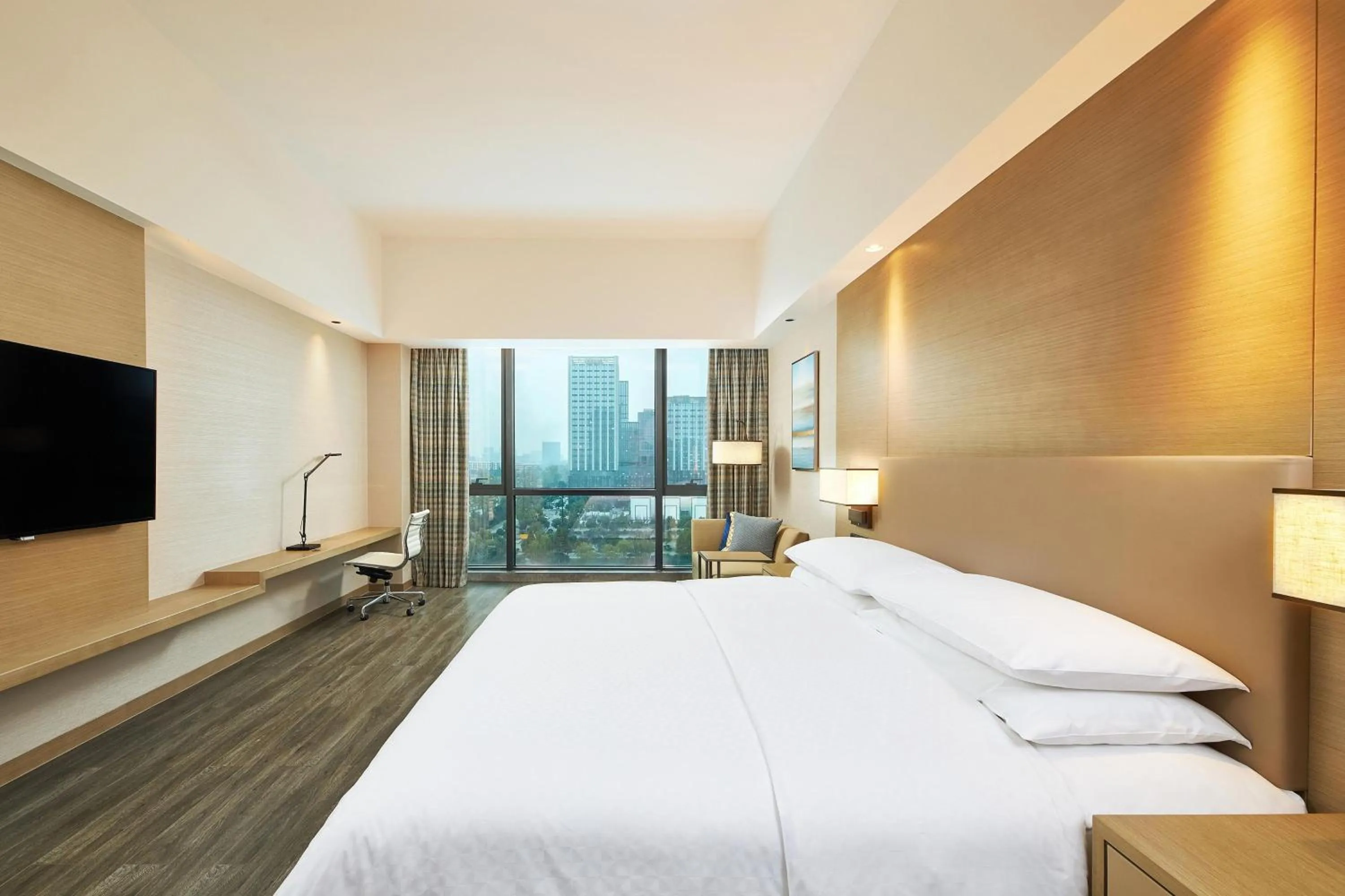 Photo of the whole room, Bed in Four Points by Sheraton Jiaxing