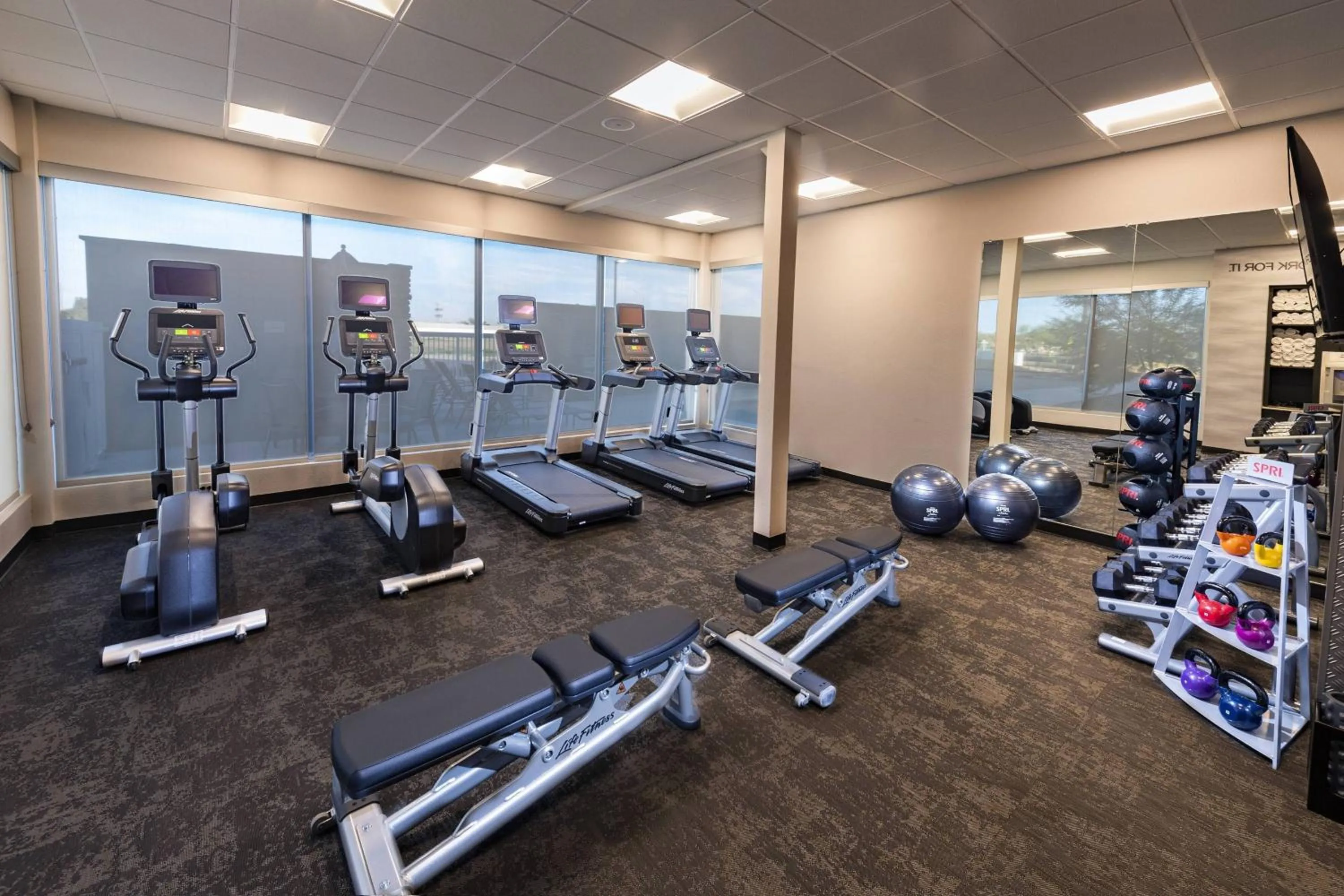 Fitness centre/facilities in Fairfield Inn & Suites by Marriott Phoenix West/Tolleson