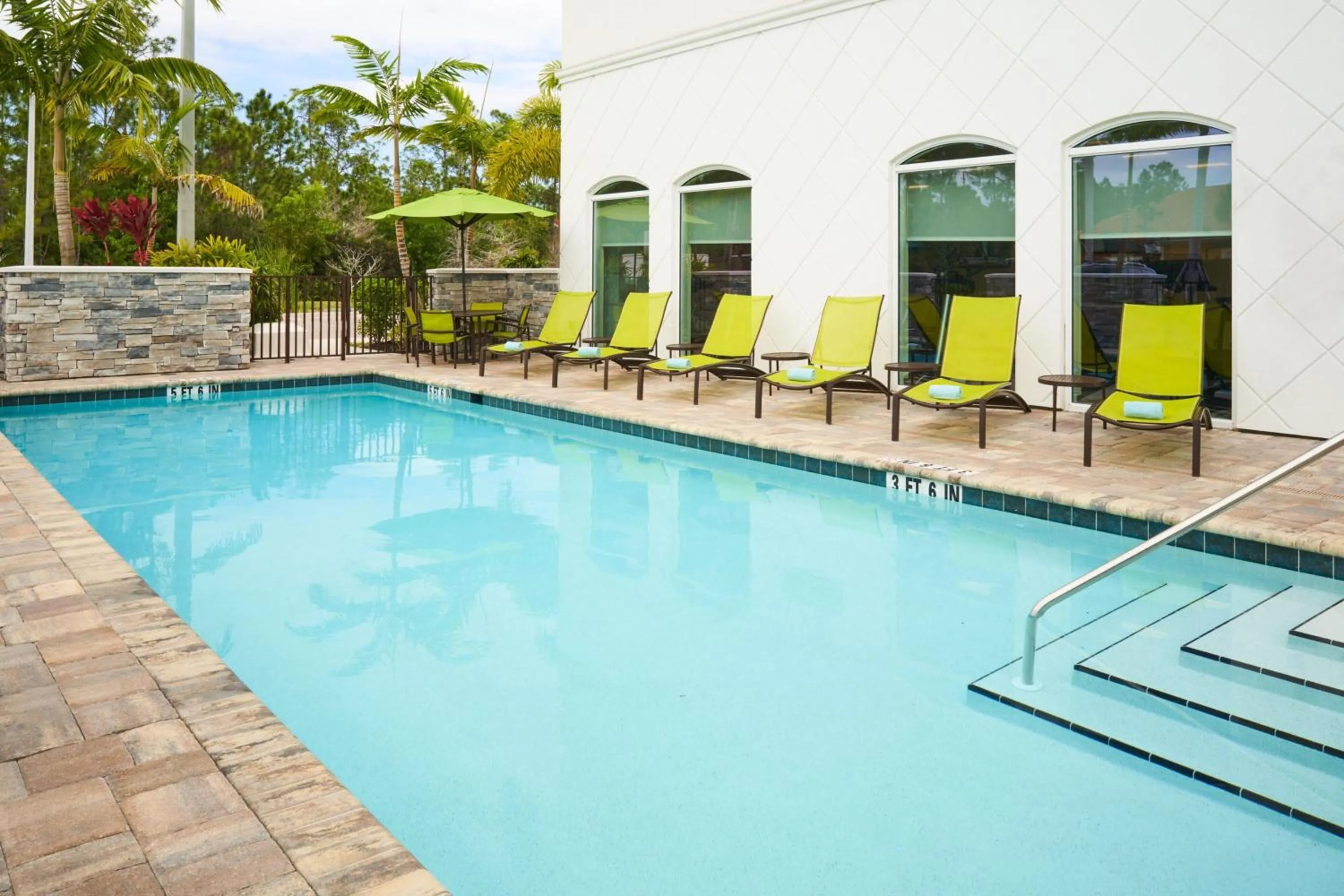 Swimming pool in SpringHill Suites by Marriott Fort Myers Estero