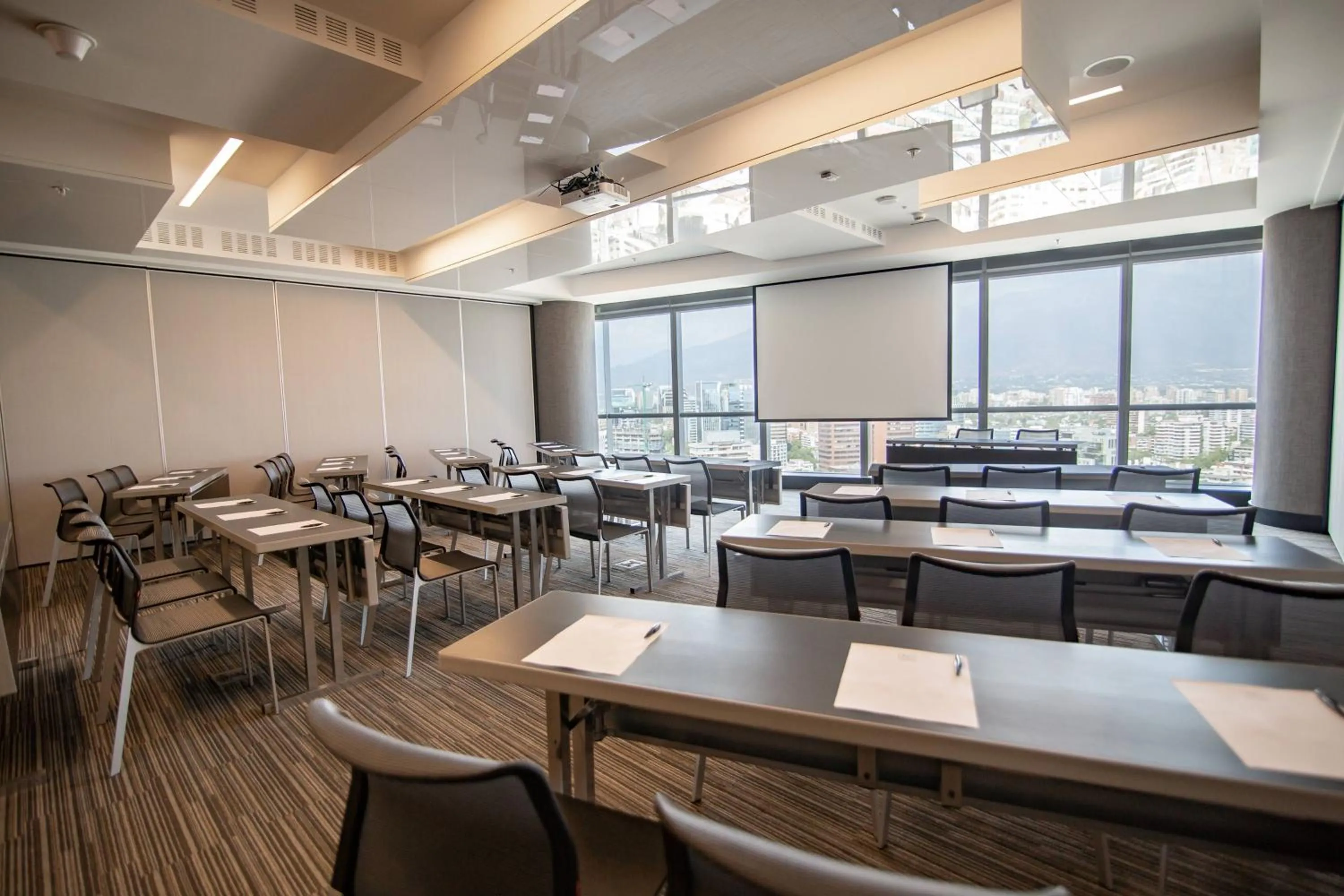 Meeting/conference room in AC Hotel by Marriott Santiago Cenco Costanera