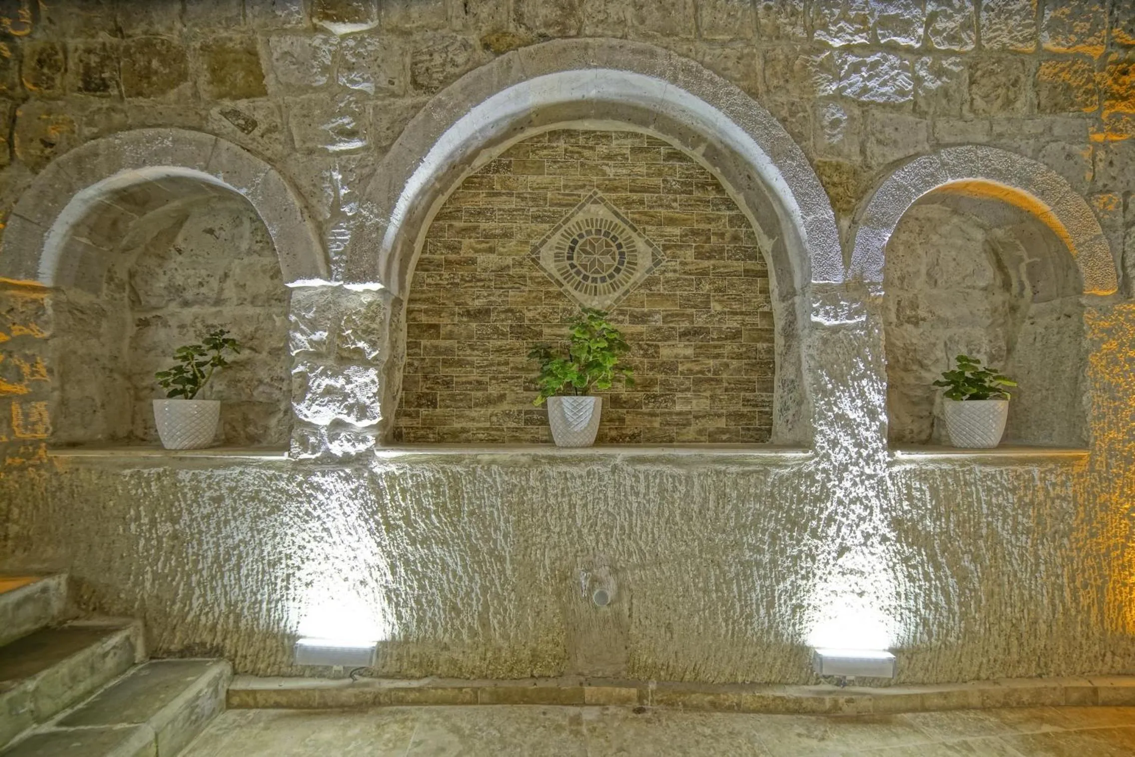 Decorative detail in Risus Cave Suites